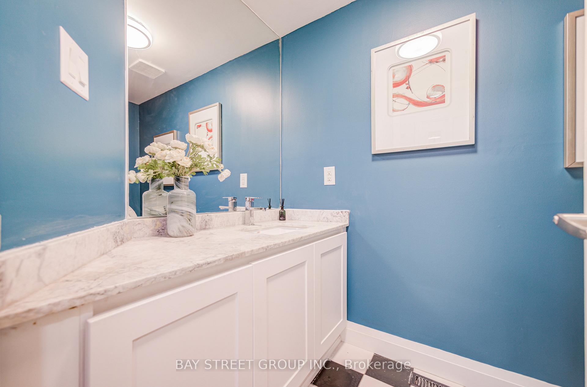 Photo 5 of 1307 Barberry Green, Oakville, Glen Abbey — HOMEH