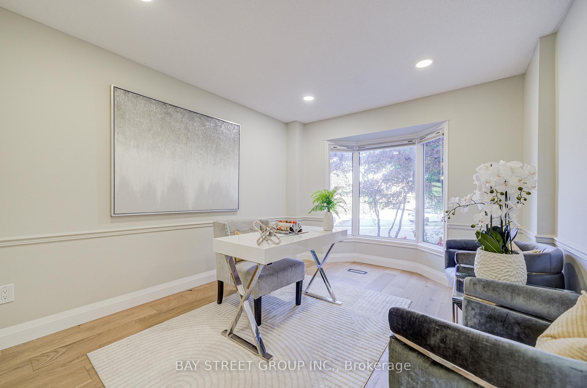 Photo 6 of 1307 Barberry Green, Oakville, Glen Abbey — HOMEH