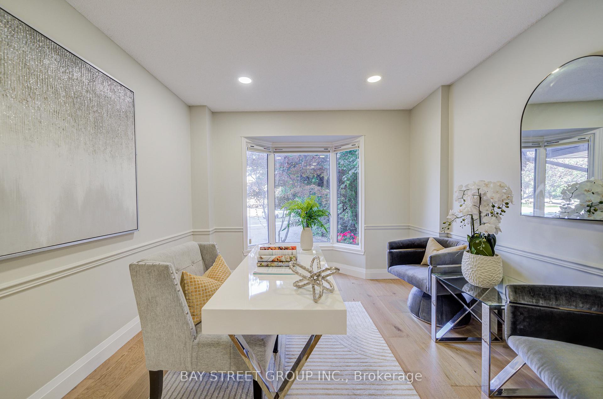 Photo 7 of 1307 Barberry Green, Oakville, Glen Abbey — HOMEH