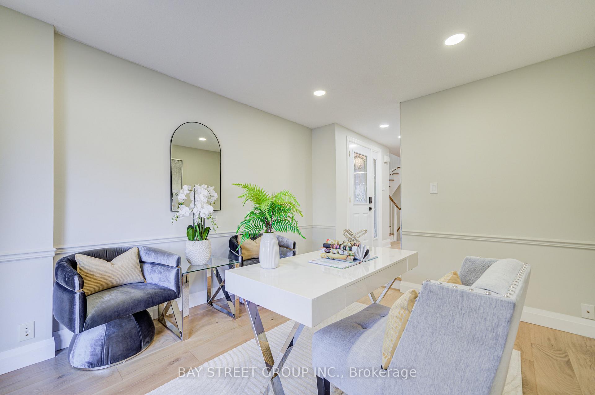 Photo 8 of 1307 Barberry Green, Oakville, Glen Abbey — HOMEH