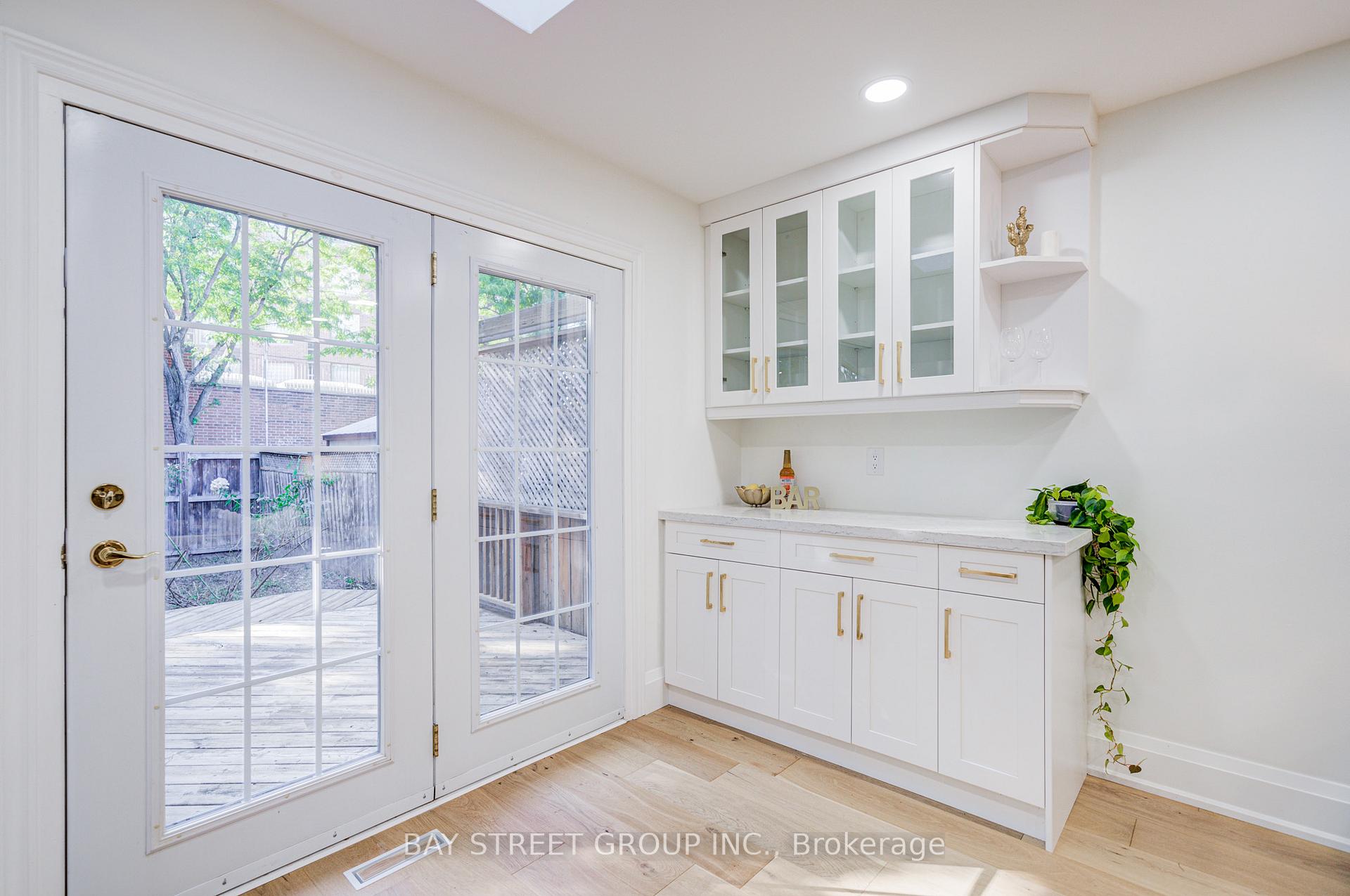 Photo 13 of 1307 Barberry Green, Oakville, Glen Abbey — HOMEH