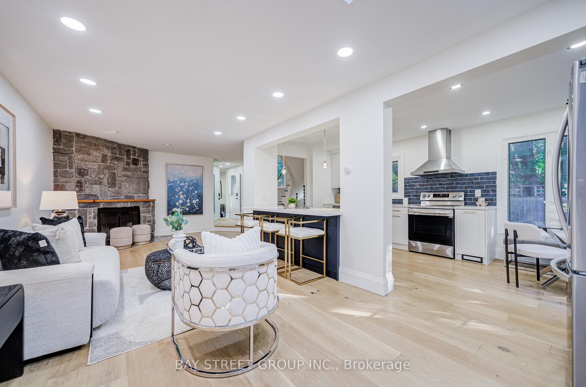 Photo 14 of 1307 Barberry Green, Oakville, Glen Abbey — HOMEH