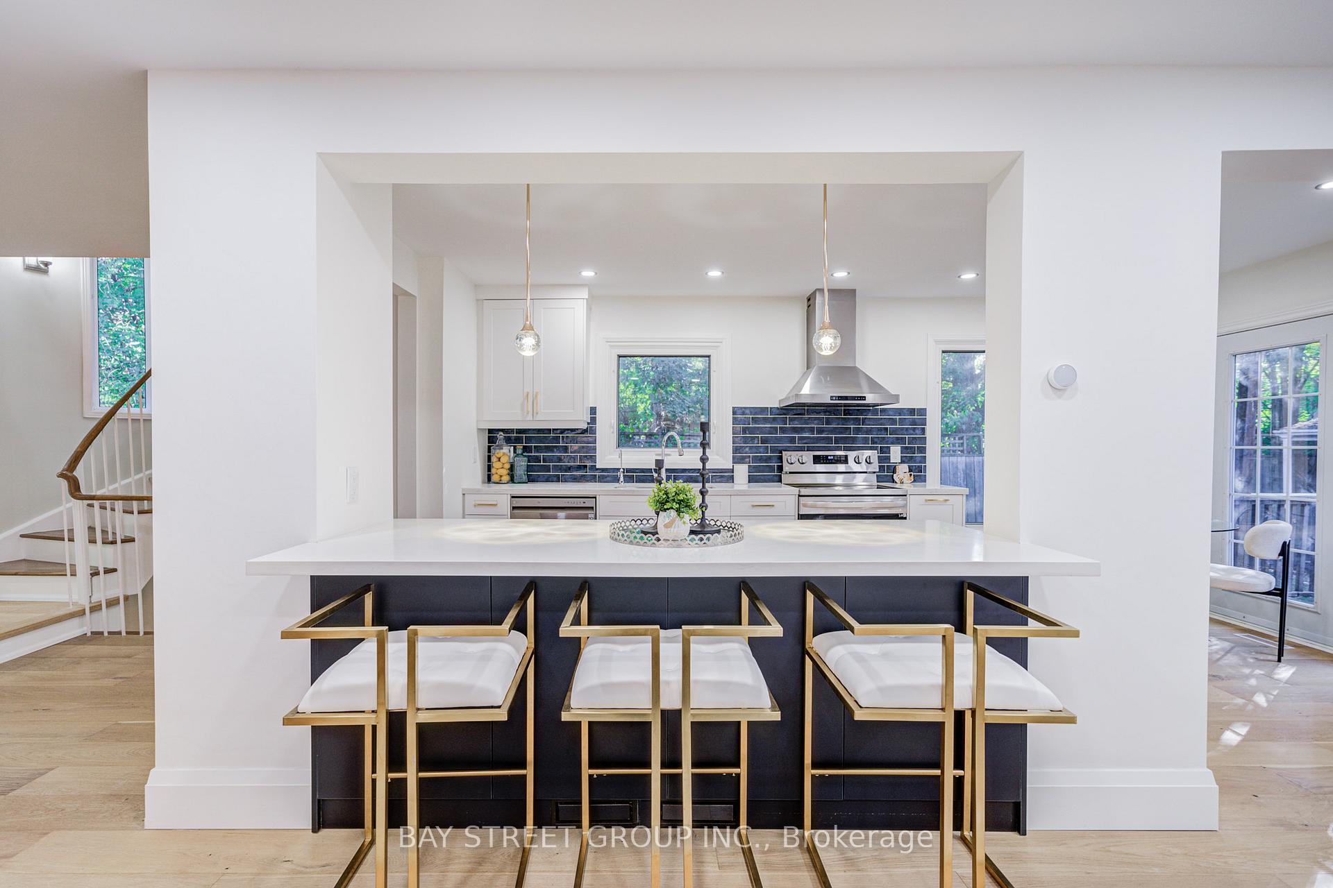 Photo 15 of 1307 Barberry Green, Oakville, Glen Abbey — HOMEH