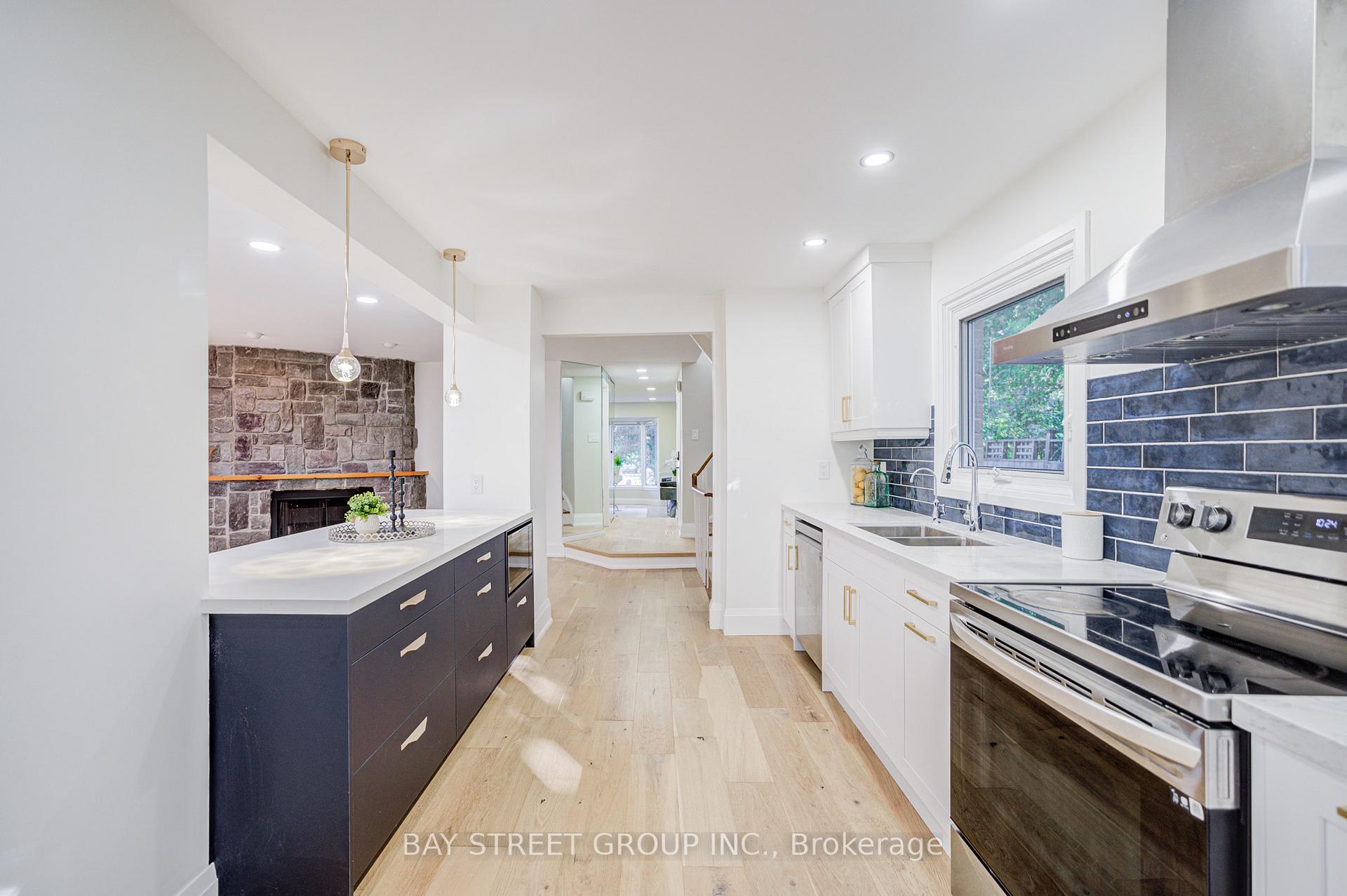 Photo 20 of 1307 Barberry Green, Oakville, Glen Abbey — HOMEH