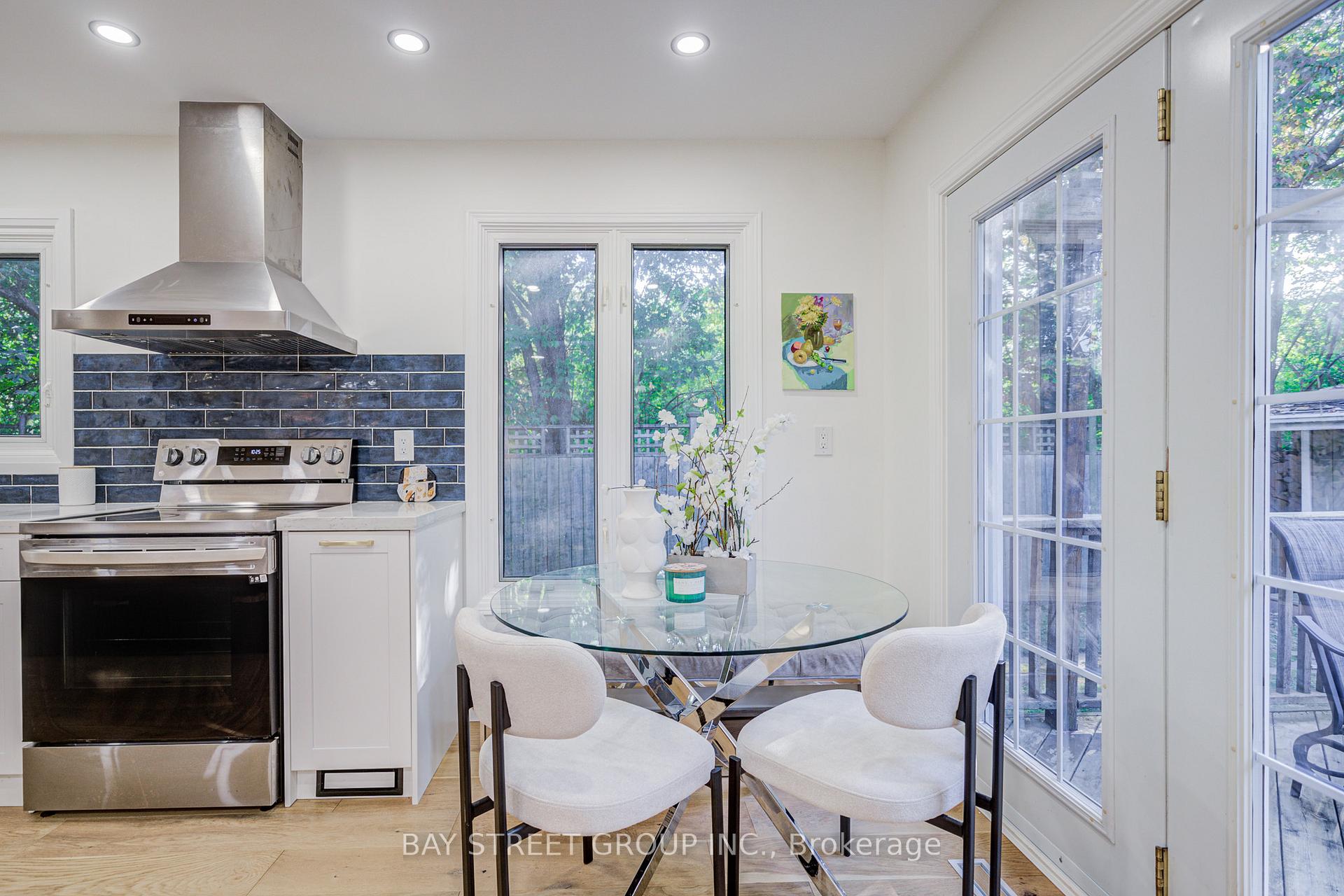 Photo 22 of 1307 Barberry Green, Oakville, Glen Abbey — HOMEH