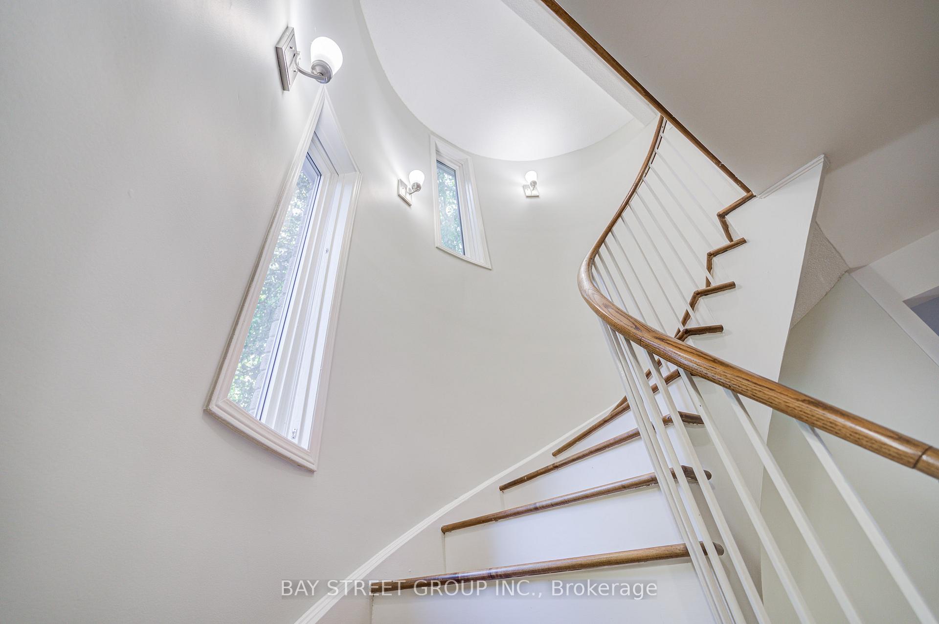 Photo 24 of 1307 Barberry Green, Oakville, Glen Abbey — HOMEH