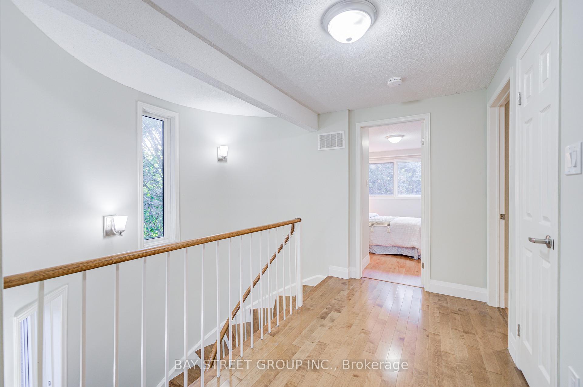 Photo 26 of 1307 Barberry Green, Oakville, Glen Abbey — HOMEH
