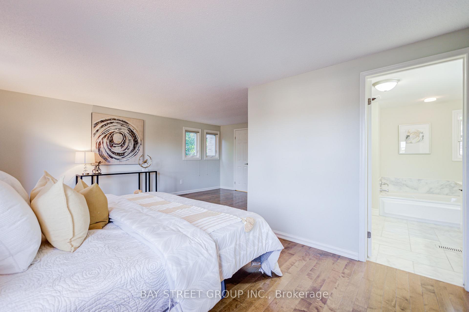 Photo 30 of 1307 Barberry Green, Oakville, Glen Abbey — HOMEH