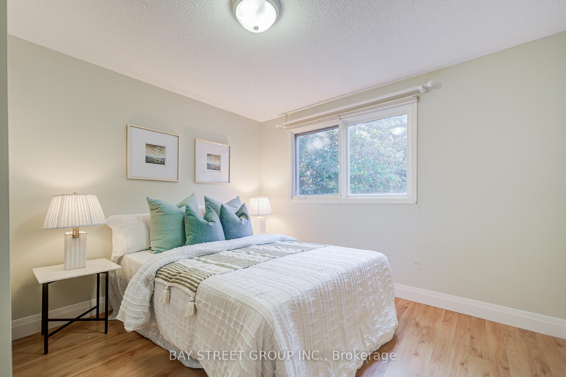 Photo 36 of 1307 Barberry Green, Oakville, Glen Abbey — HOMEH