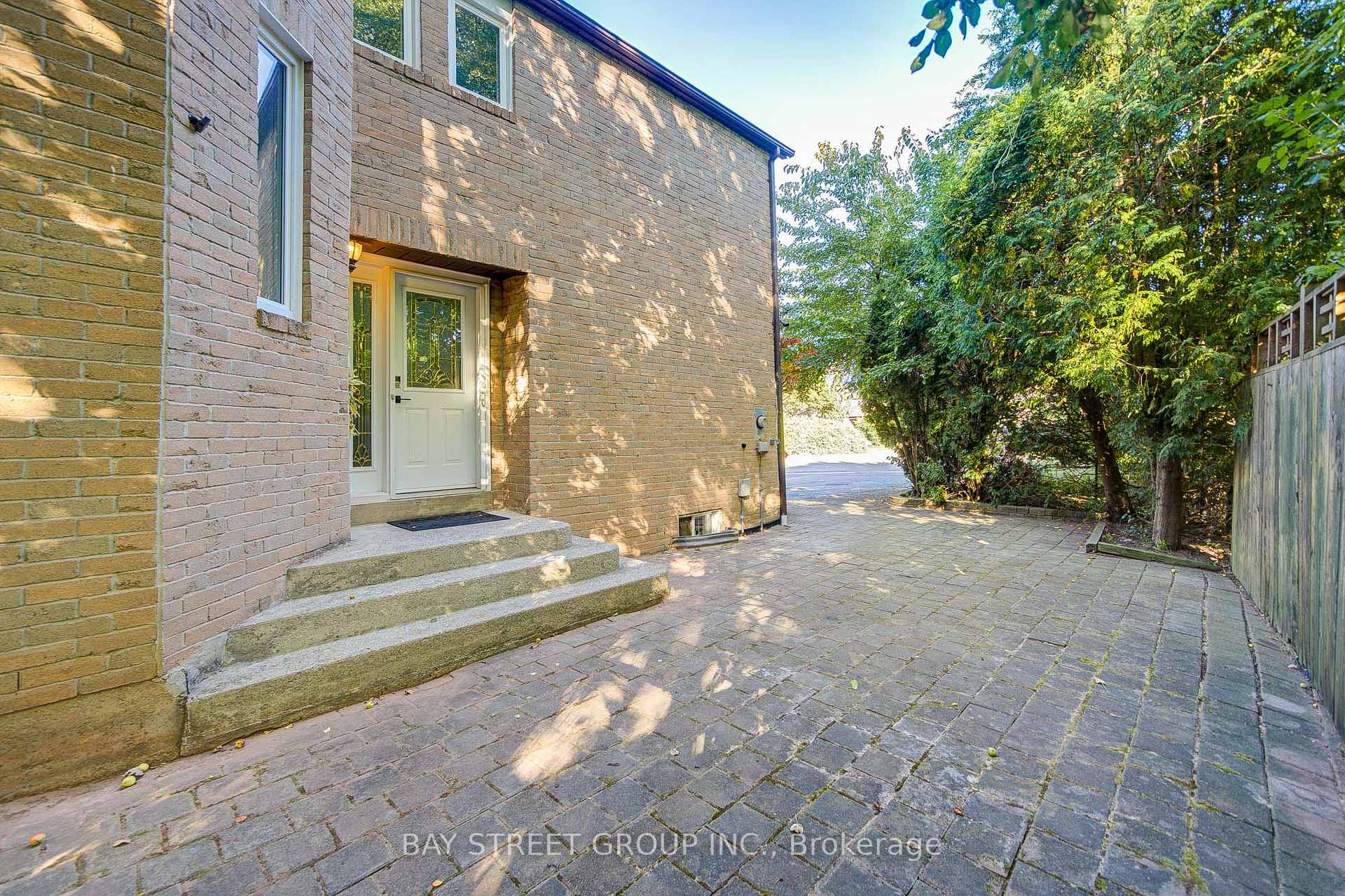 Photo 45 of 1307 Barberry Green, Oakville, Glen Abbey — HOMEH