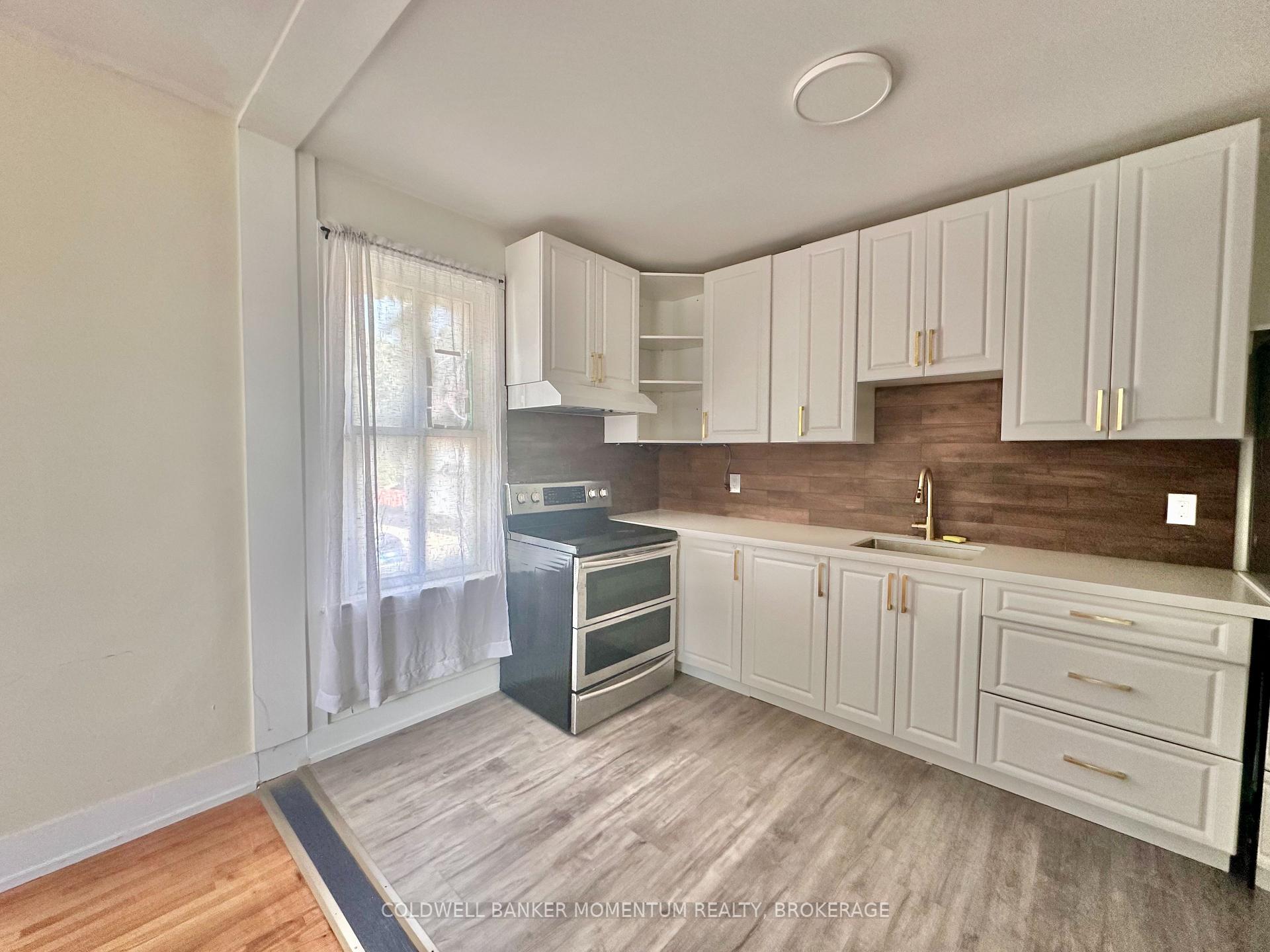 Photo 2 of Unit 3, 4484 Huron Street, Niagara Falls, Downtown — HOMEH