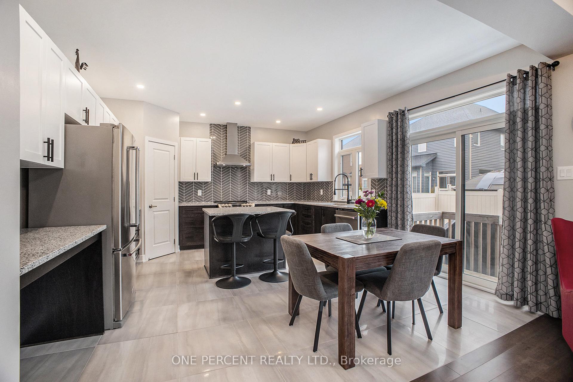 Photo 4 of 241 Fountainhead Drive, Ottawa, Mer Bleue/Bradley Estates/Anderson Park — HOMEH
