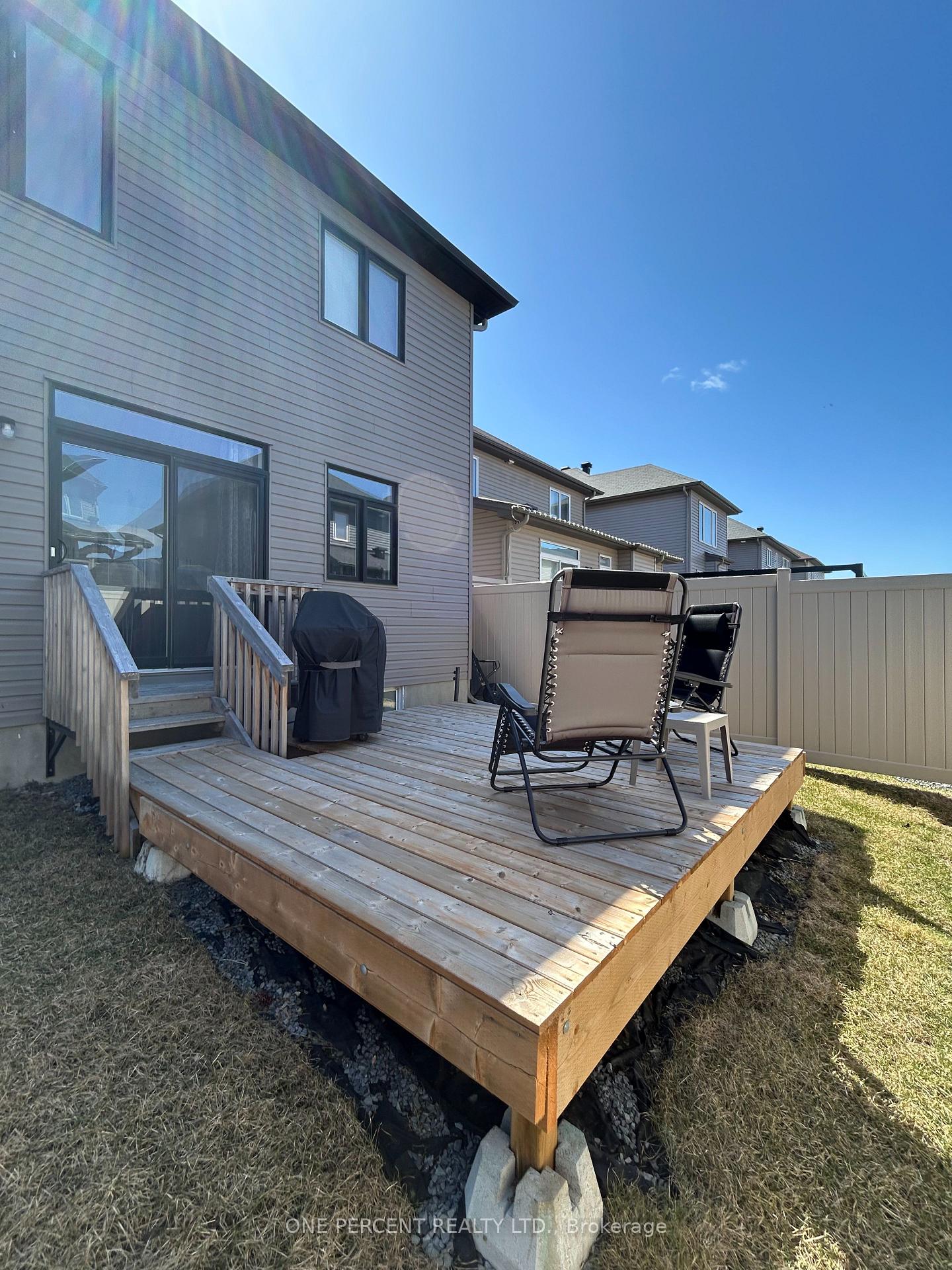 Photo 23 of 241 Fountainhead Drive, Ottawa, Mer Bleue/Bradley Estates/Anderson Park — HOMEH