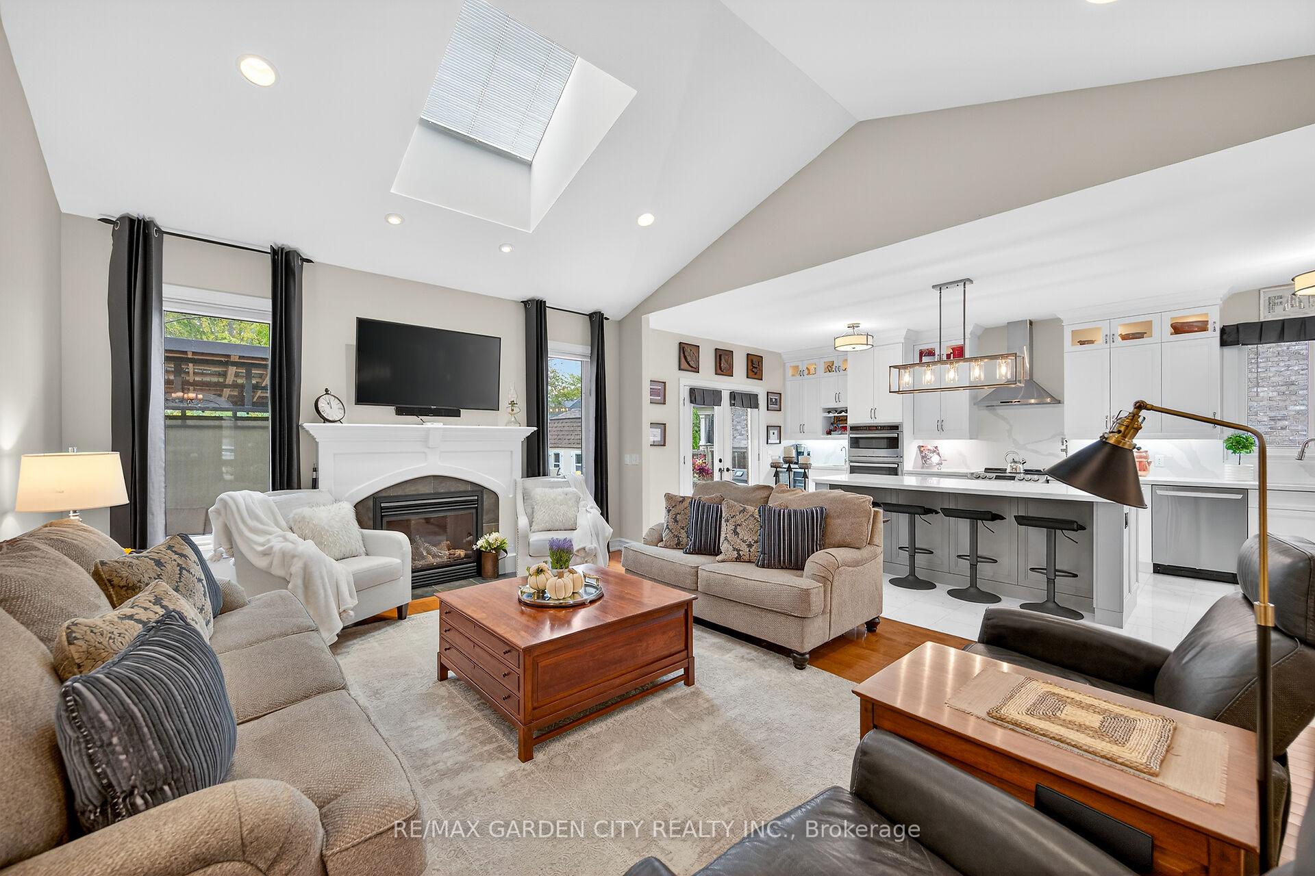 Photo 4 of 8 Bacon Lane, Pelham, Fonthill — HOMEH