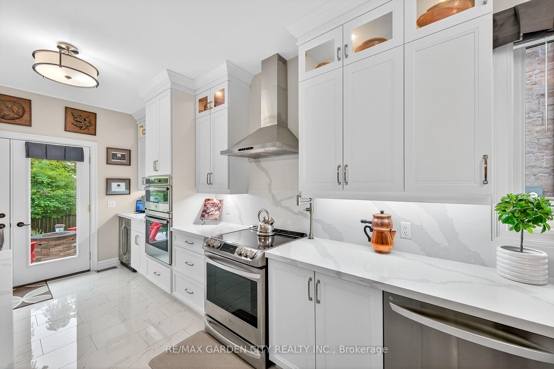 Photo 14 of 8 Bacon Lane, Pelham, Fonthill — HOMEH