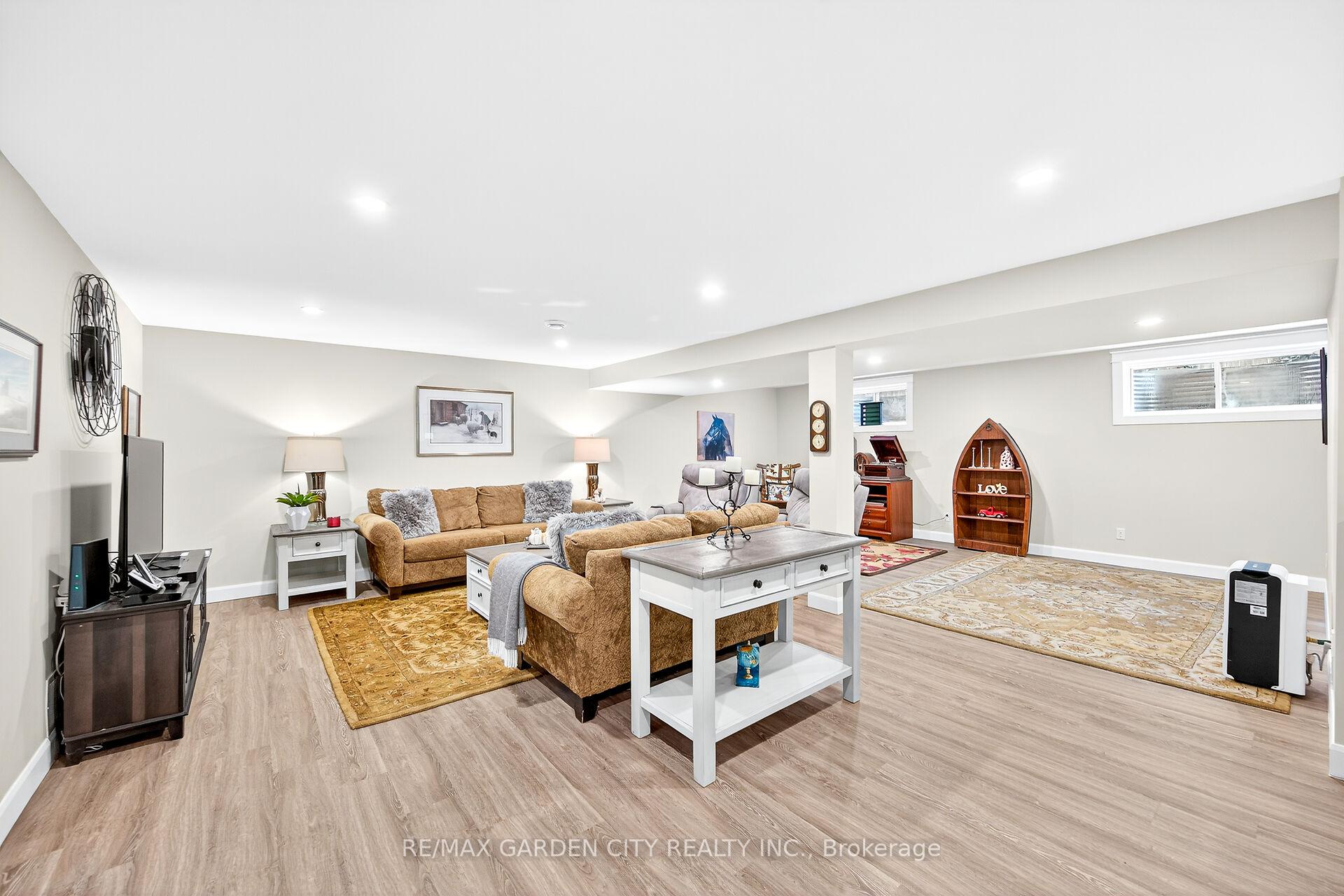 Photo 33 of 8 Bacon Lane, Pelham, Fonthill — HOMEH