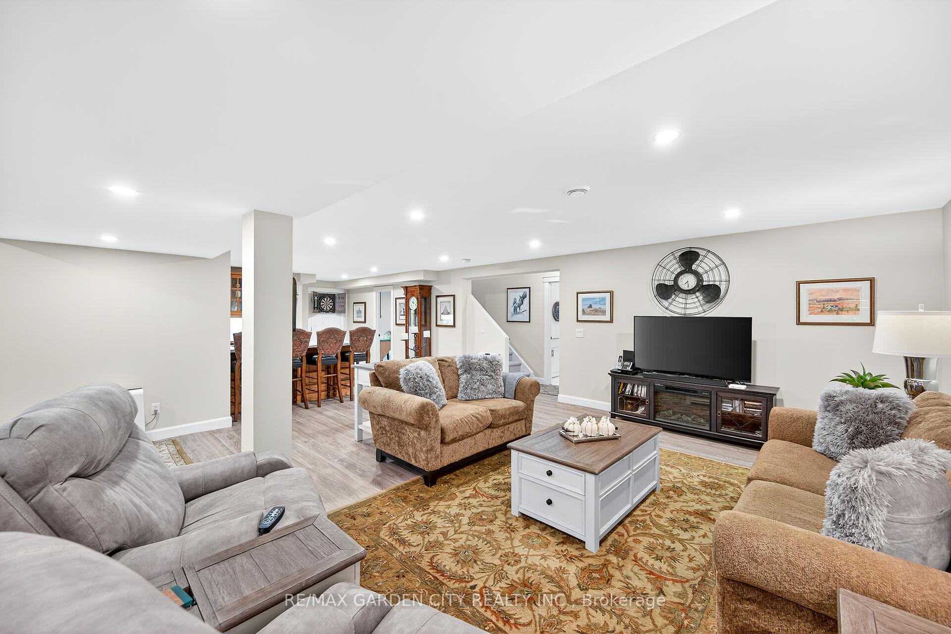 Photo 35 of 8 Bacon Lane, Pelham, Fonthill — HOMEH