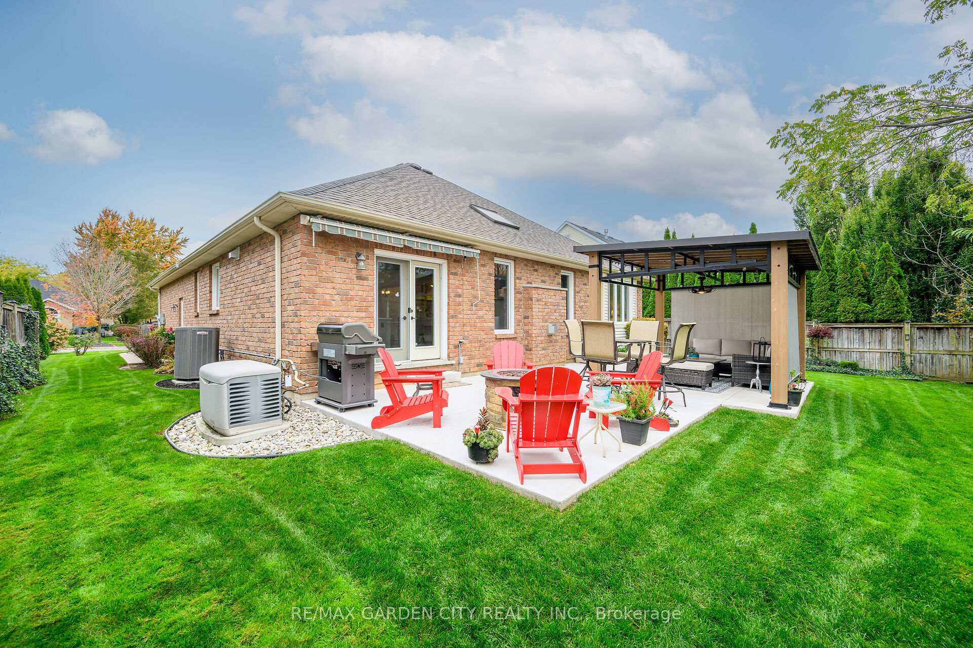 Photo 40 of 8 Bacon Lane, Pelham, Fonthill — HOMEH