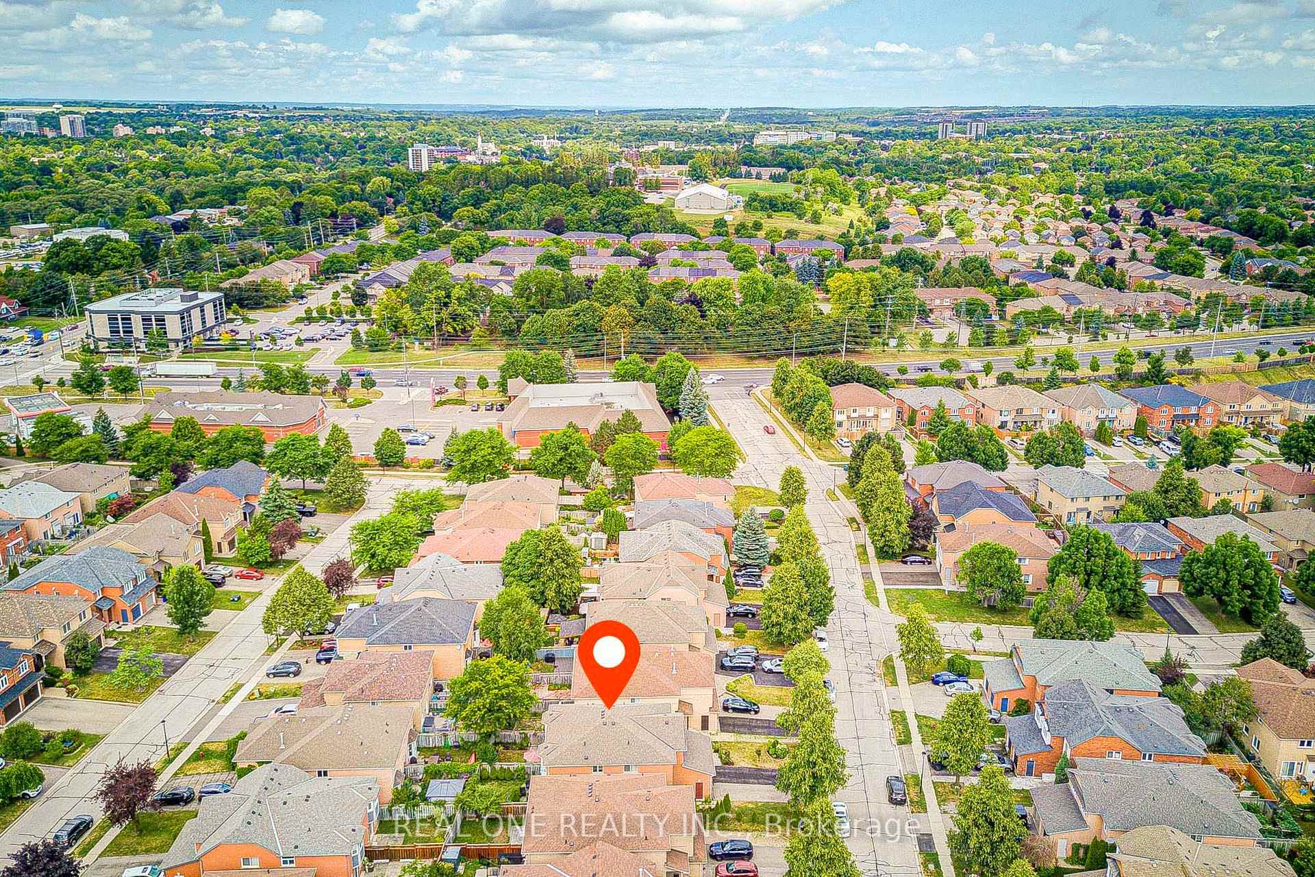 Photo 5 of 582 Willowick Drive, Newmarket, Stonehaven-Wyndham — HOMEH