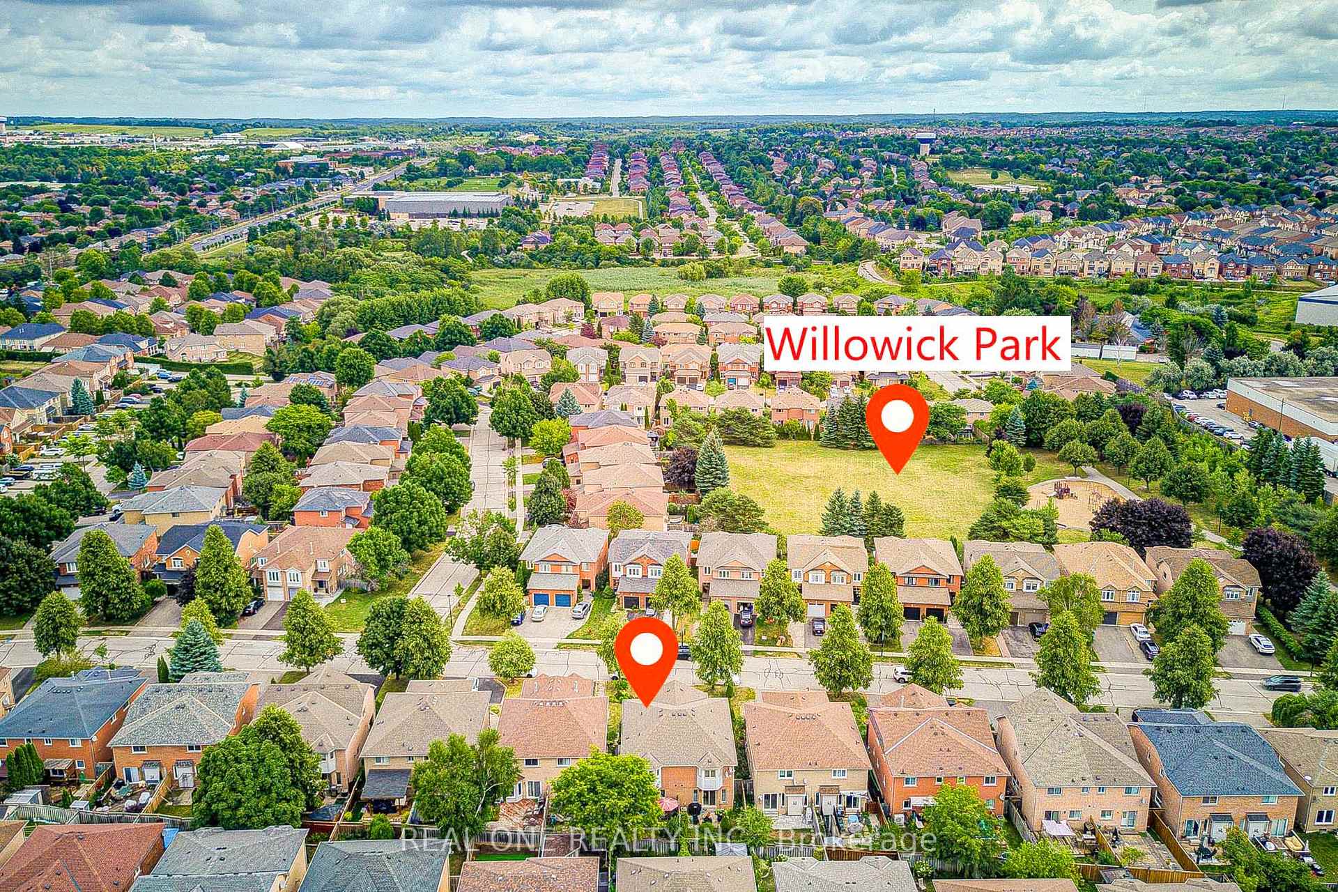 Photo 6 of 582 Willowick Drive, Newmarket, Stonehaven-Wyndham — HOMEH