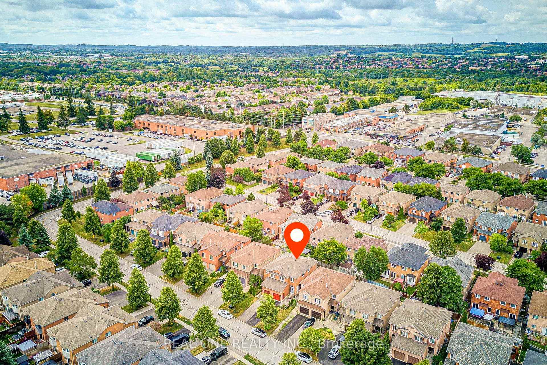 Photo 9 of 582 Willowick Drive, Newmarket, Stonehaven-Wyndham — HOMEH
