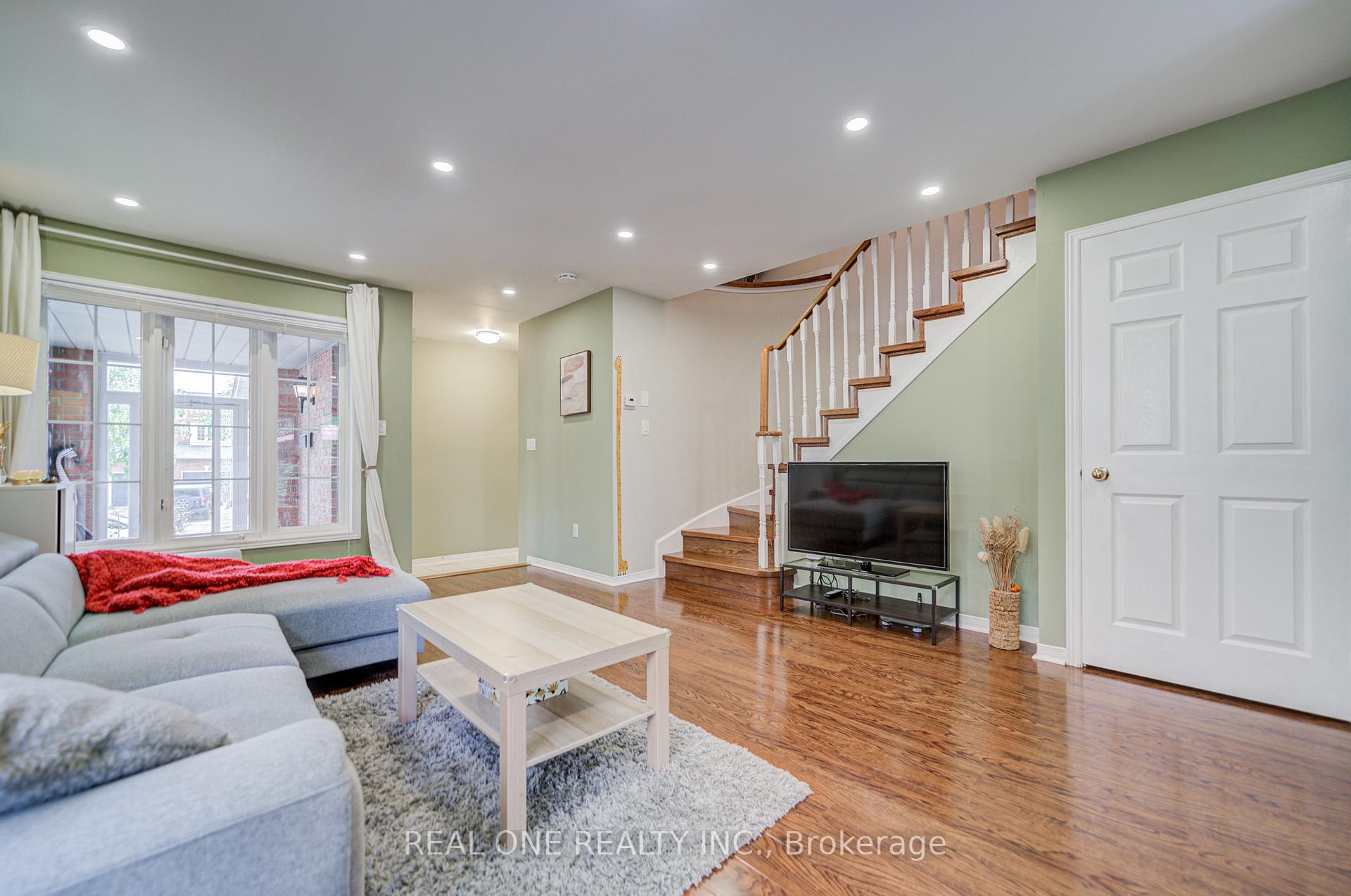 Photo 19 of 582 Willowick Drive, Newmarket, Stonehaven-Wyndham — HOMEH