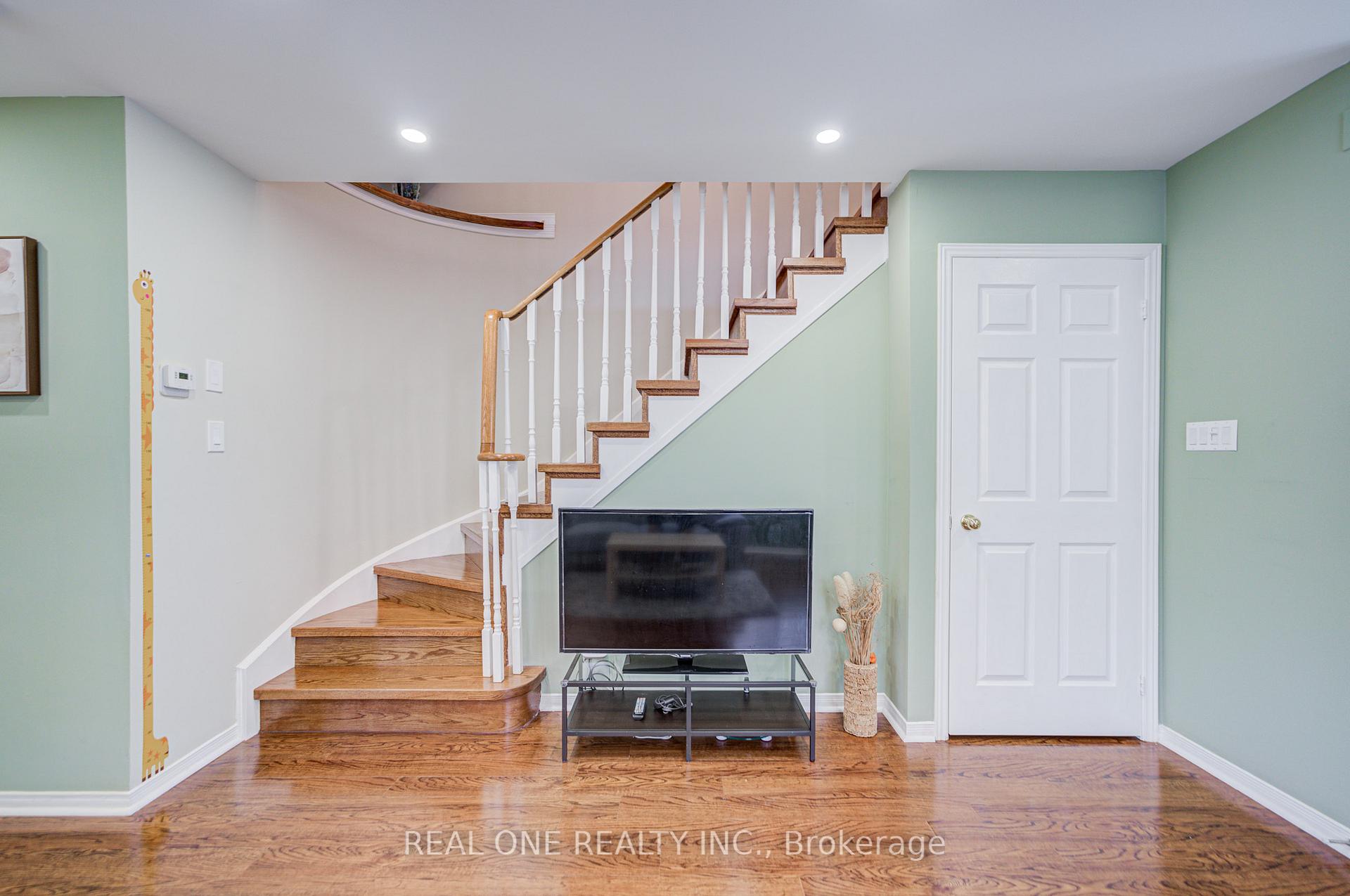 Photo 21 of 582 Willowick Drive, Newmarket, Stonehaven-Wyndham — HOMEH