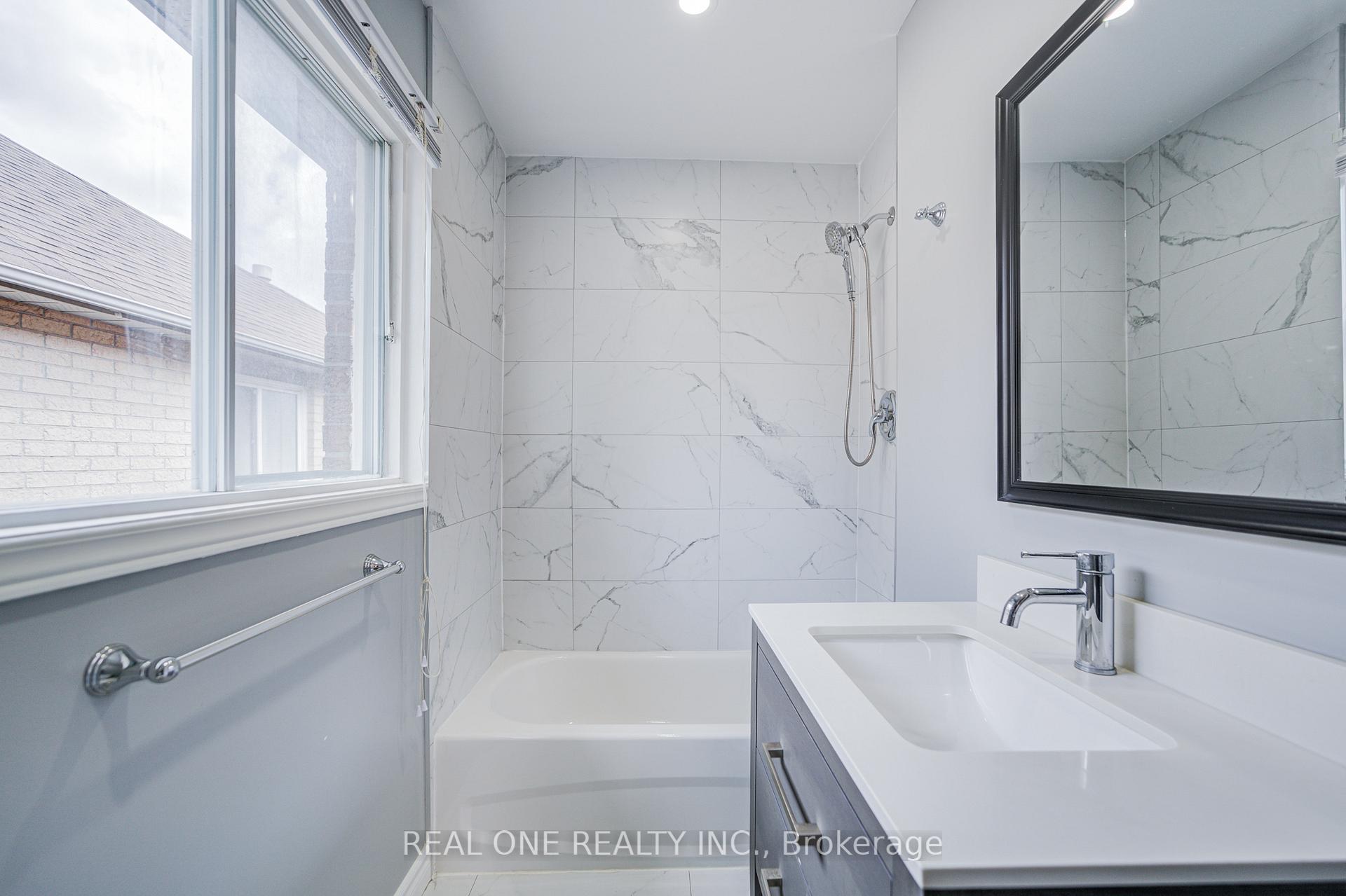Photo 35 of 582 Willowick Drive, Newmarket, Stonehaven-Wyndham — HOMEH