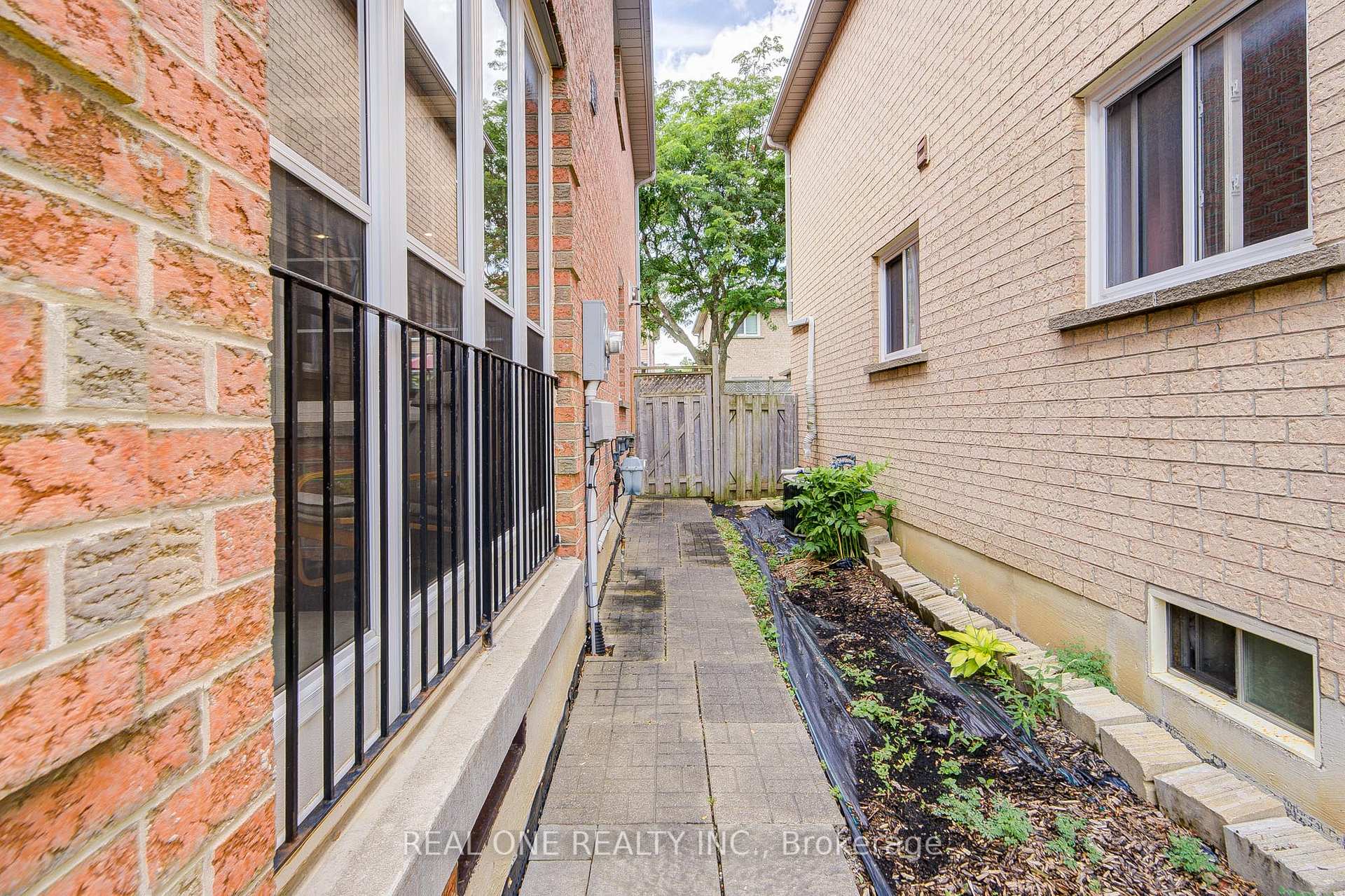 Photo 46 of 582 Willowick Drive, Newmarket, Stonehaven-Wyndham — HOMEH