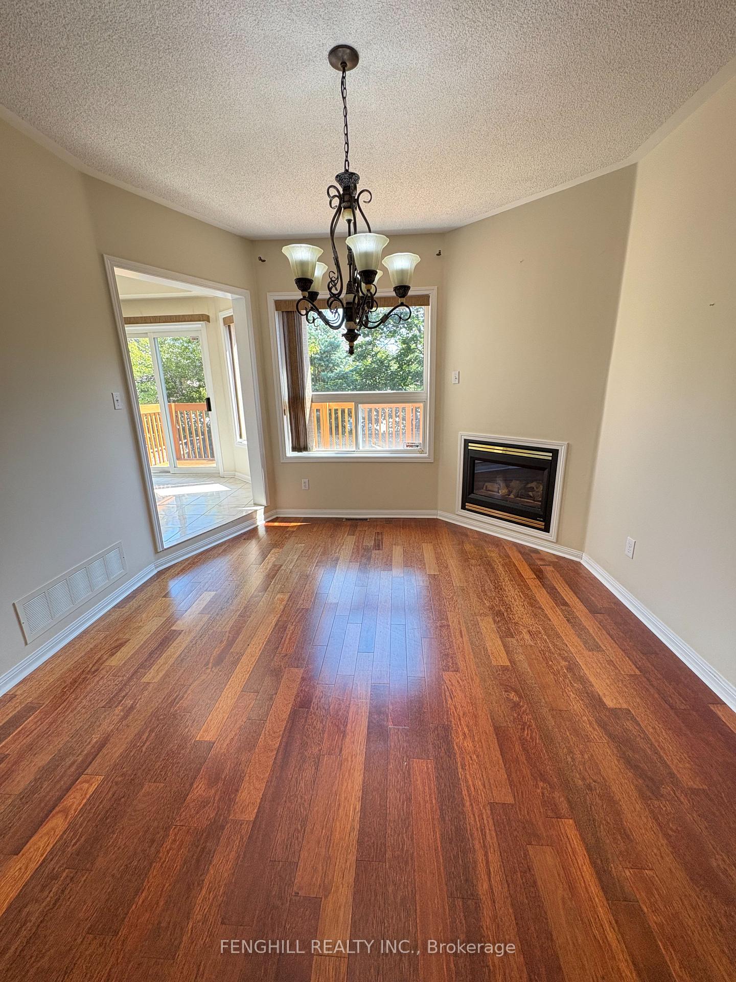 Photo 7 of 858 Stonehaven Avenue, Newmarket, Stonehaven-Wyndham — HOMEH