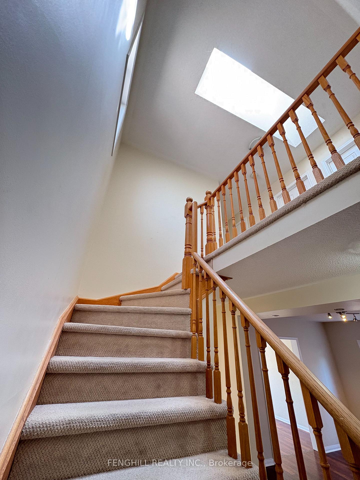 Photo 8 of 858 Stonehaven Avenue, Newmarket, Stonehaven-Wyndham — HOMEH