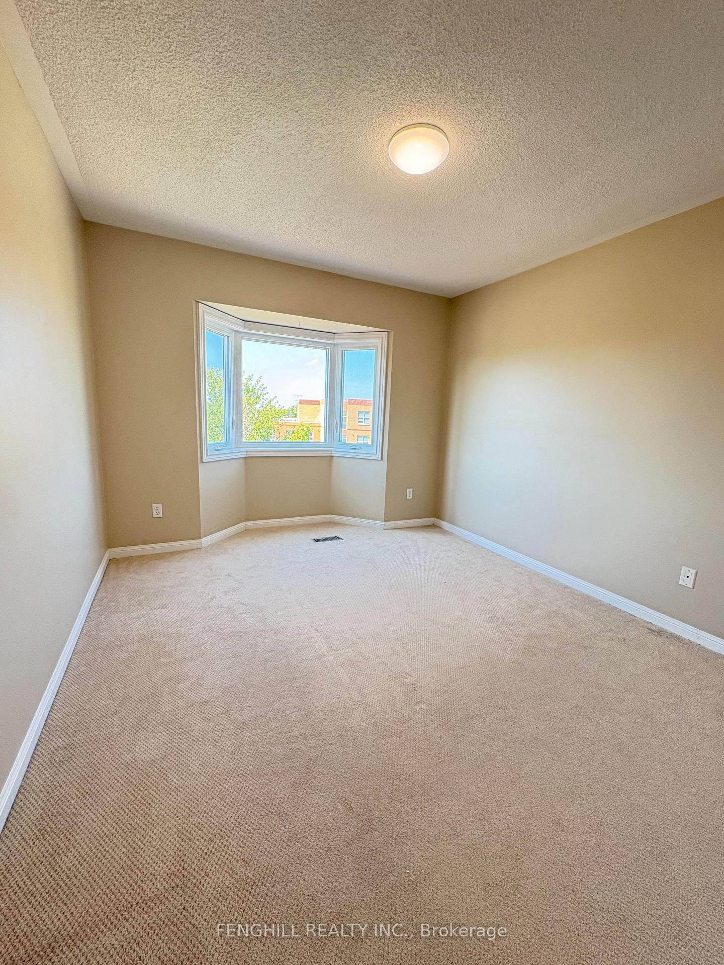 Photo 9 of 858 Stonehaven Avenue, Newmarket, Stonehaven-Wyndham — HOMEH