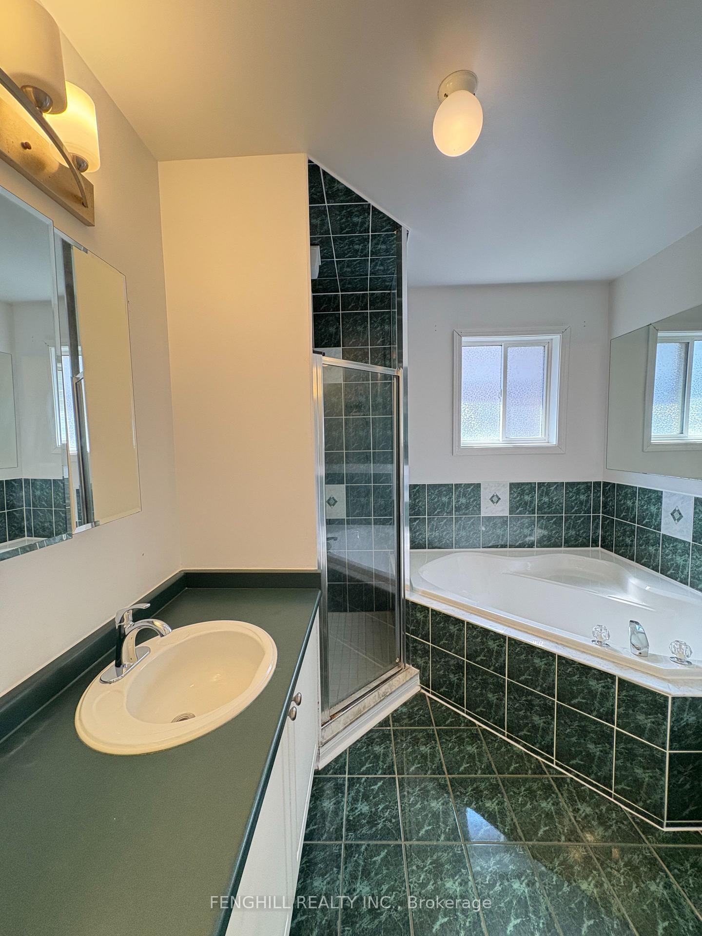 Photo 13 of 858 Stonehaven Avenue, Newmarket, Stonehaven-Wyndham — HOMEH