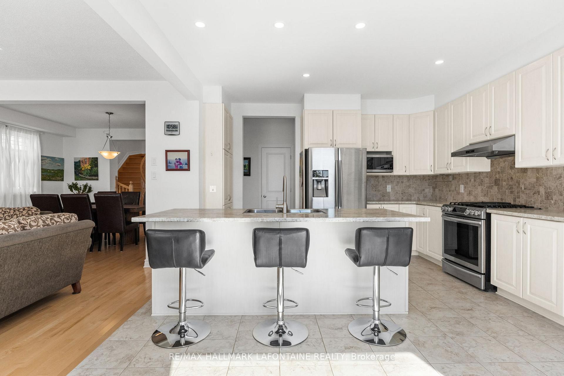 Photo 11 of 359 Hepatica Way, Ottawa, Avalon West — HOMEH
