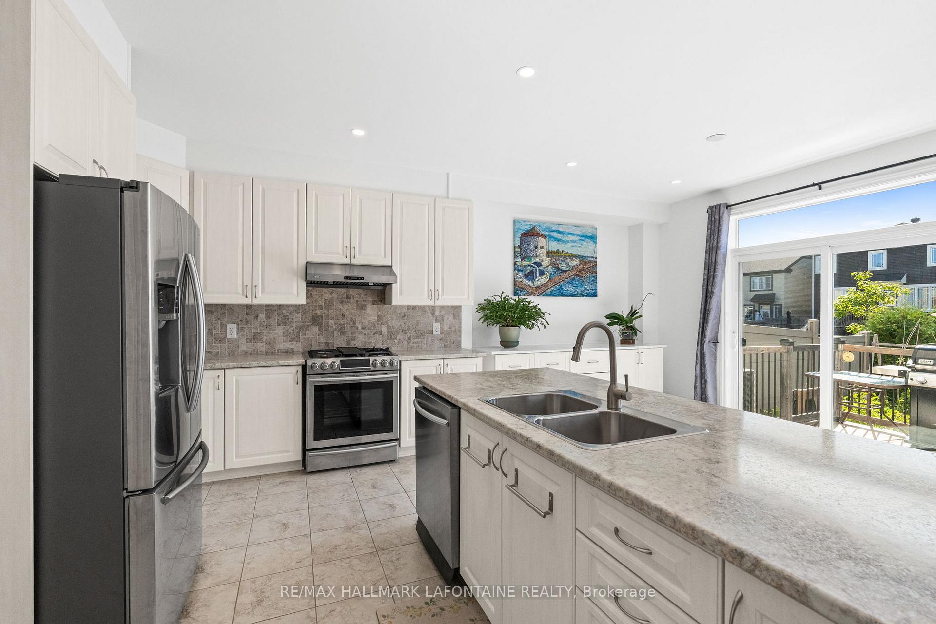 Photo 14 of 359 Hepatica Way, Ottawa, Avalon West — HOMEH