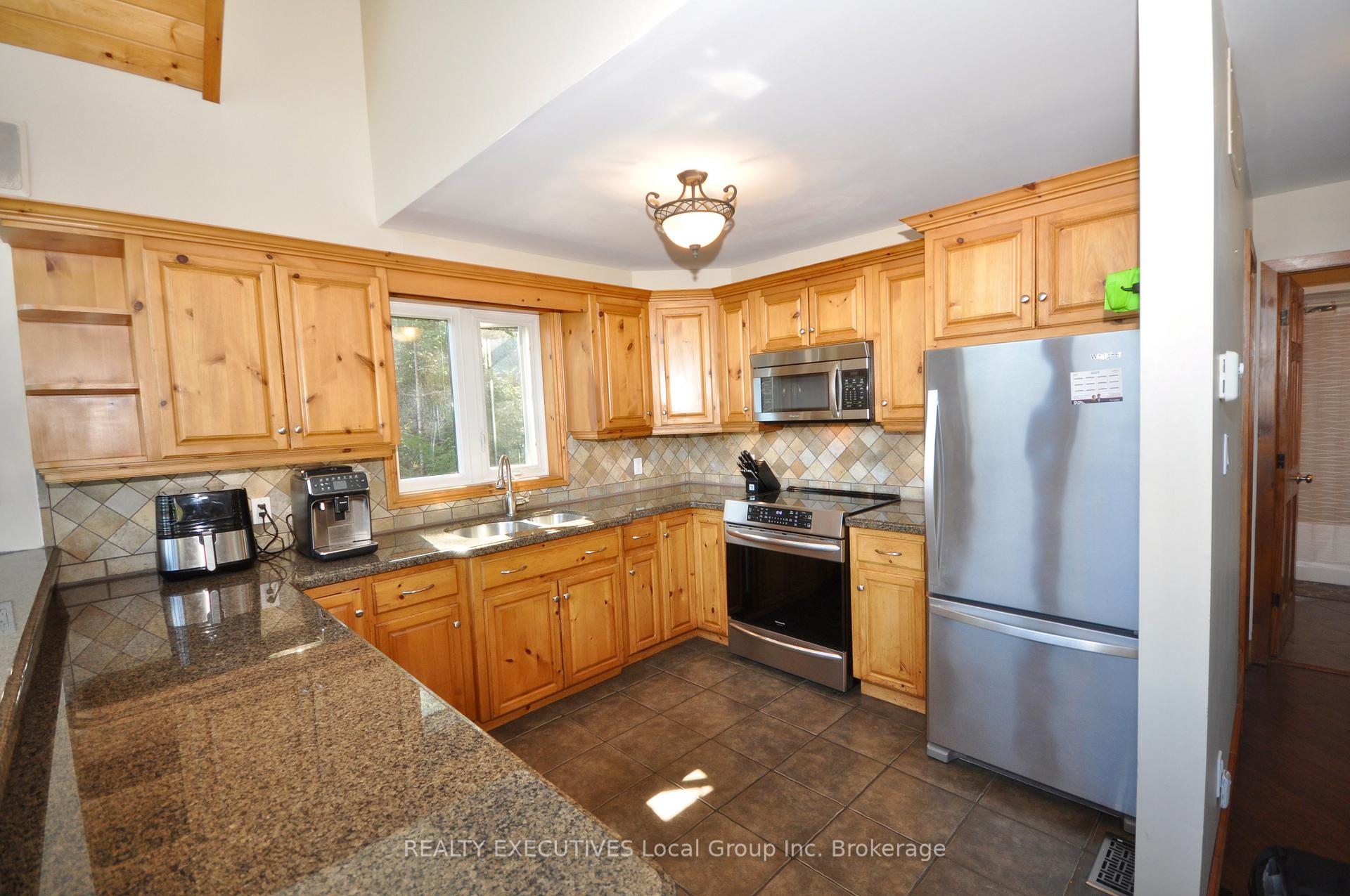 Photo 16 of 400C Shorewood Road, North Bay, Birchaven — HOMEH