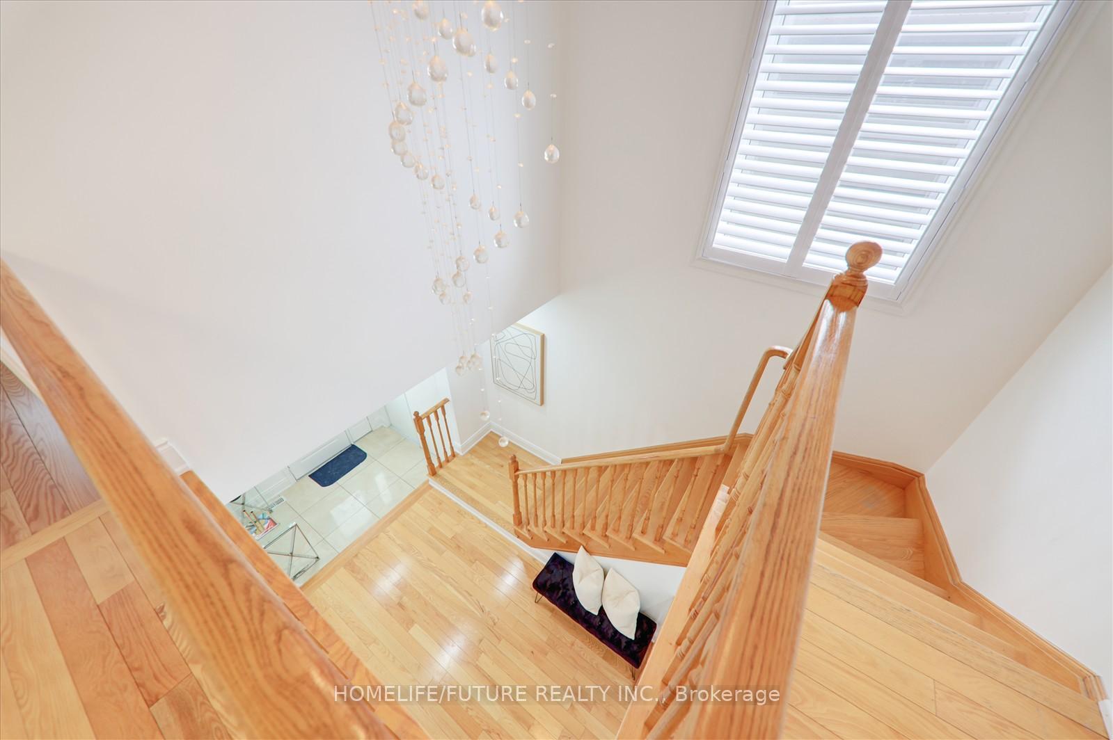 Photo 7 of 105 Blackwell Crescent, Oshawa, Windfields — HOMEH