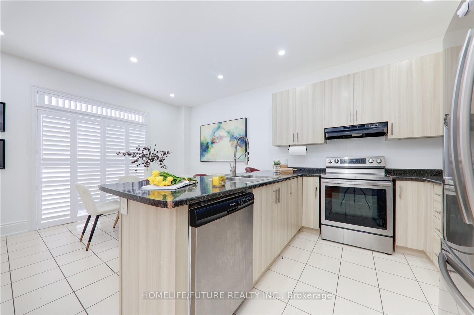 Photo 14 of 105 Blackwell Crescent, Oshawa, Windfields — HOMEH