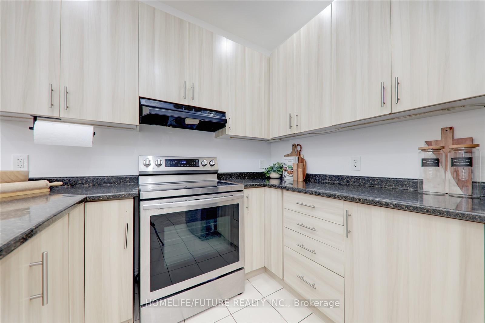 Photo 15 of 105 Blackwell Crescent, Oshawa, Windfields — HOMEH