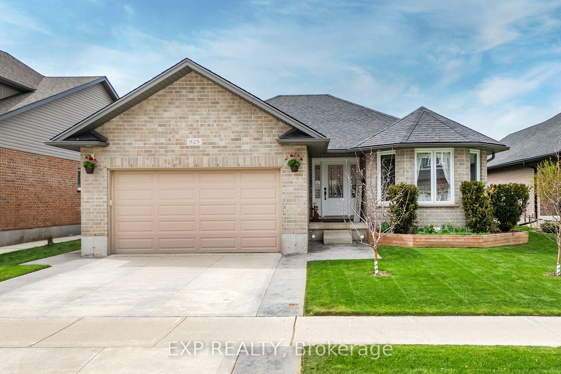 Photo 2 of 925 Reserve Avenue S, North Perth, Listowel — HOMEH