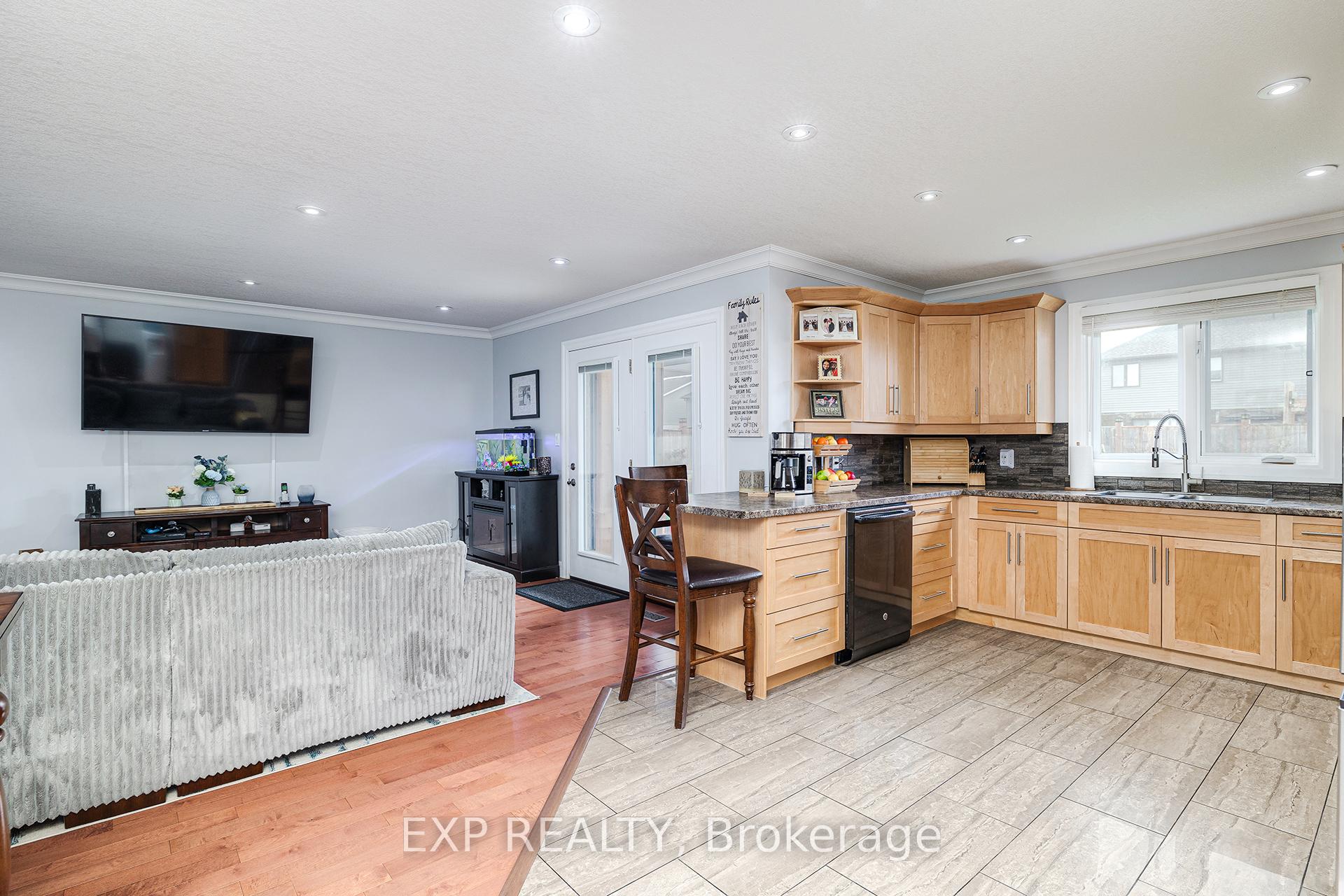 Photo 8 of 925 Reserve Avenue S, North Perth, Listowel — HOMEH