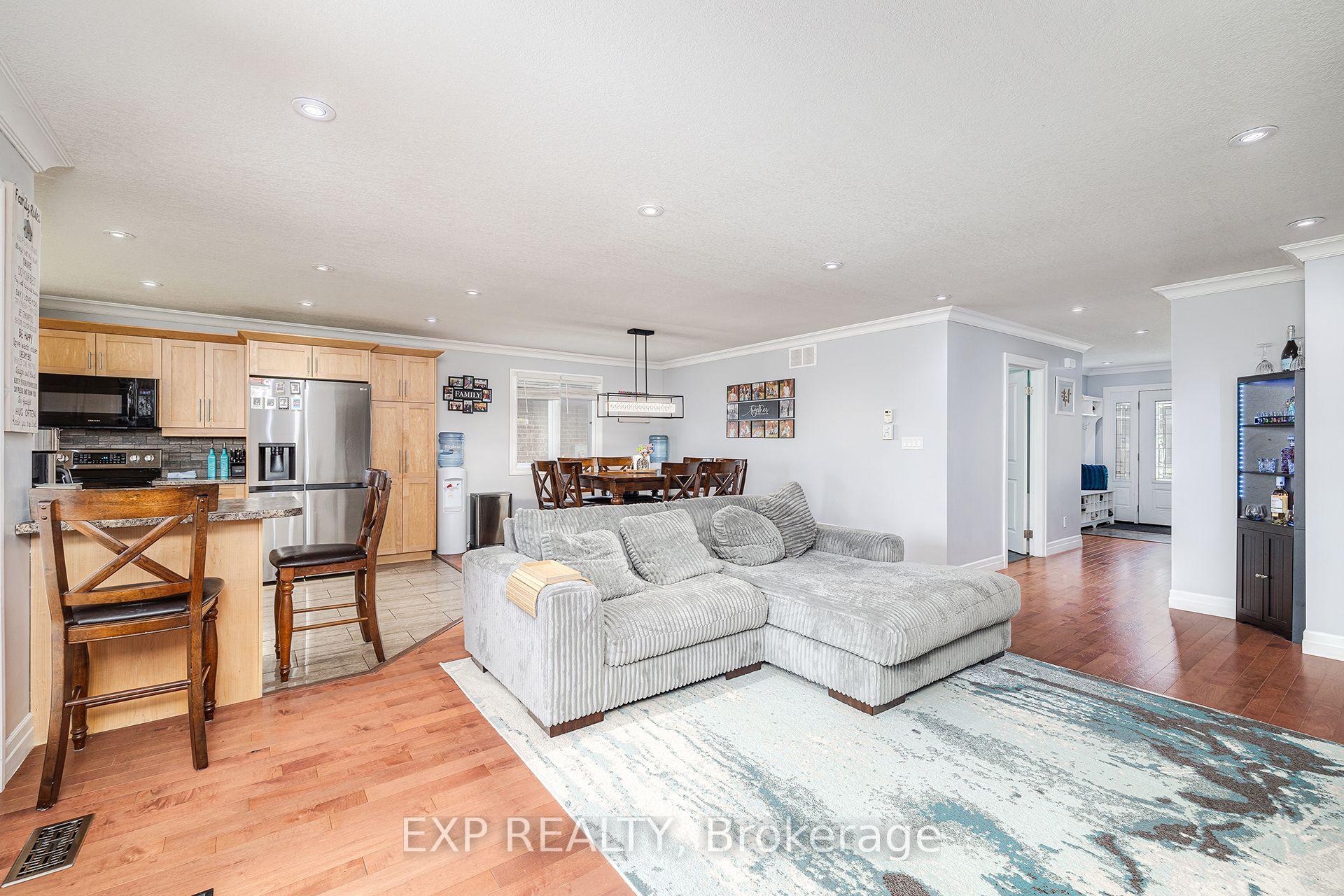 Photo 10 of 925 Reserve Avenue S, North Perth, Listowel — HOMEH