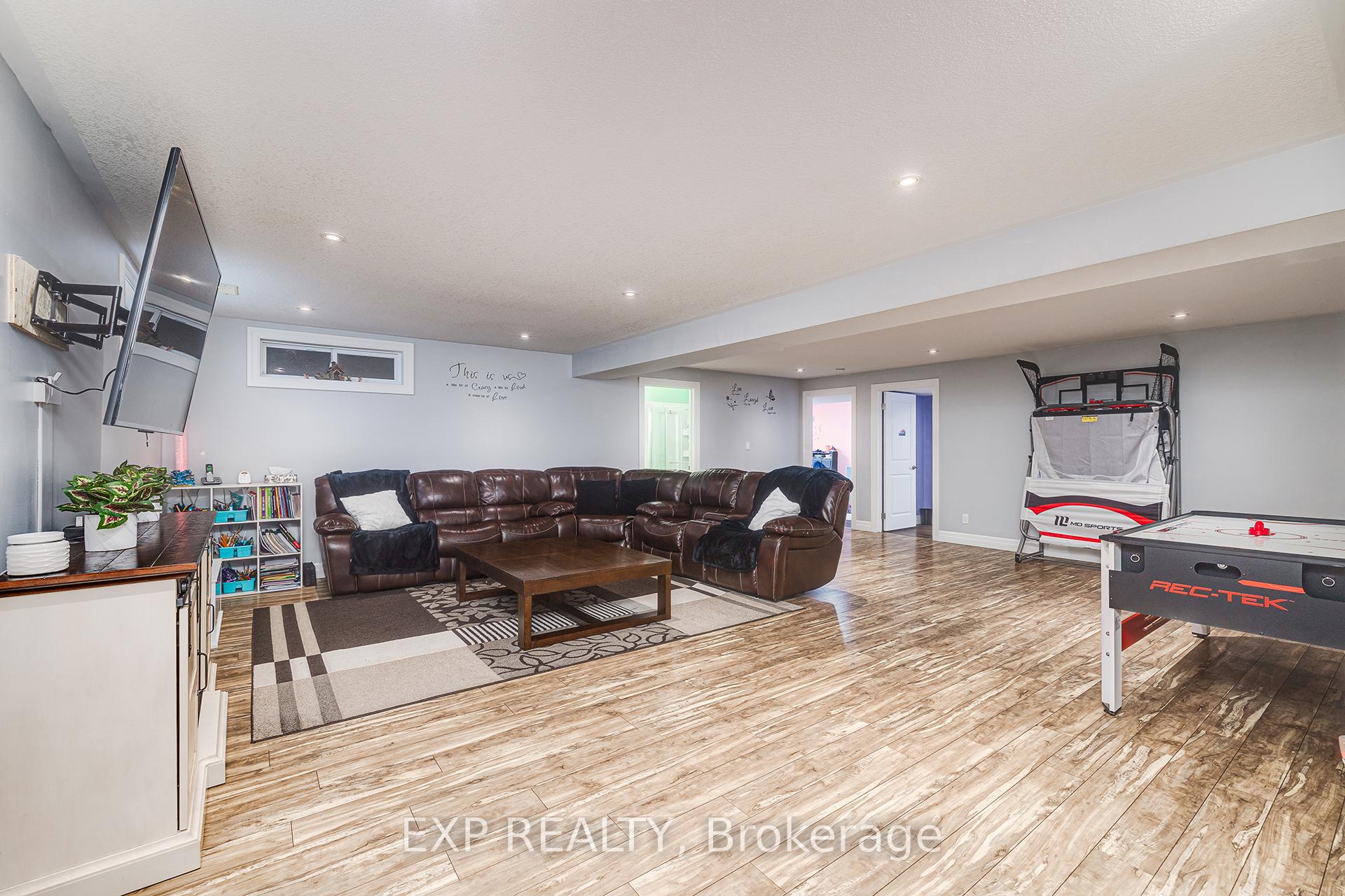 Photo 19 of 925 Reserve Avenue S, North Perth, Listowel — HOMEH