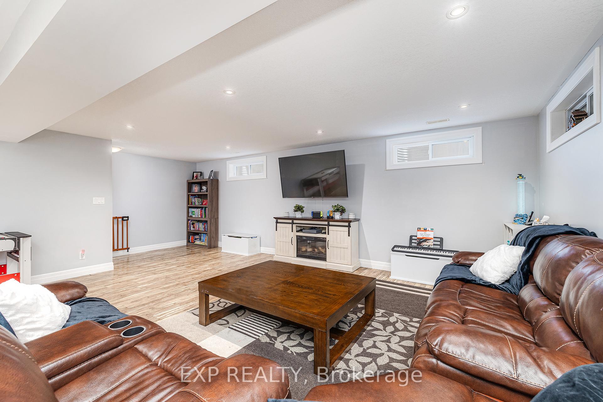 Photo 21 of 925 Reserve Avenue S, North Perth, Listowel — HOMEH