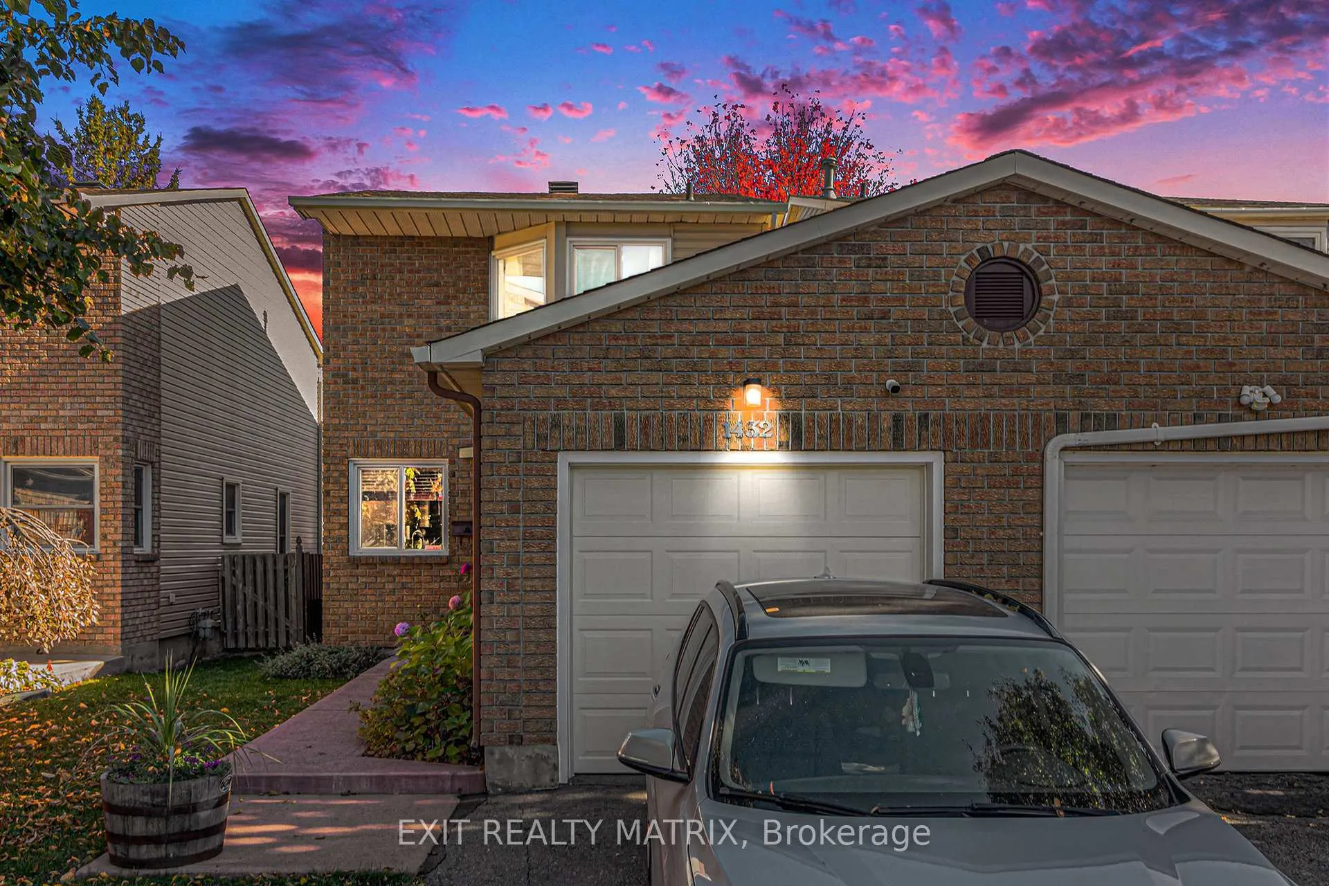 Front of 1432 Deavy Way E