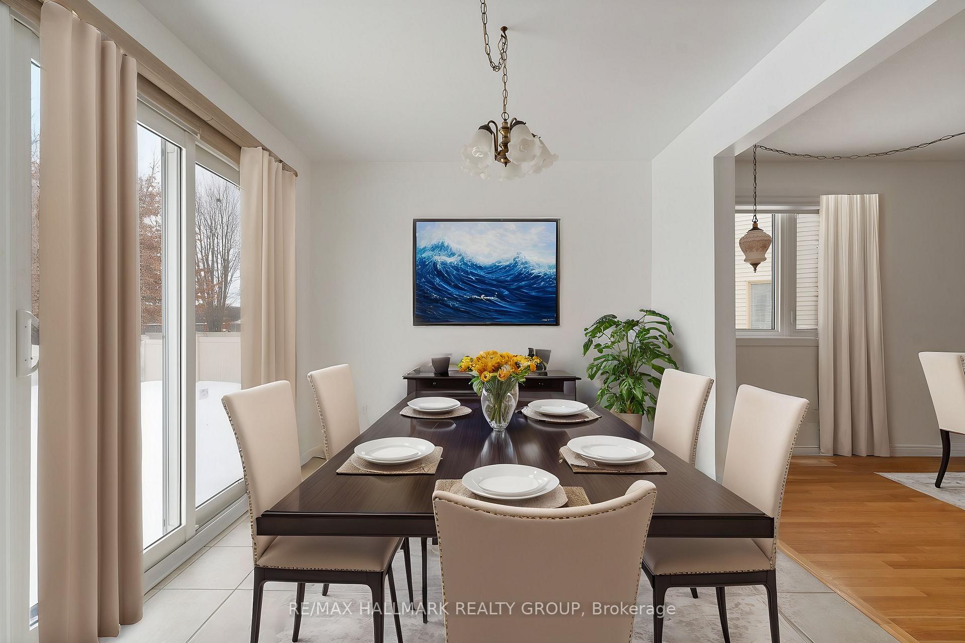 Photo 13 of 207 Park Grove Drive, Ottawa, Queenswood Heights South — HOMEH