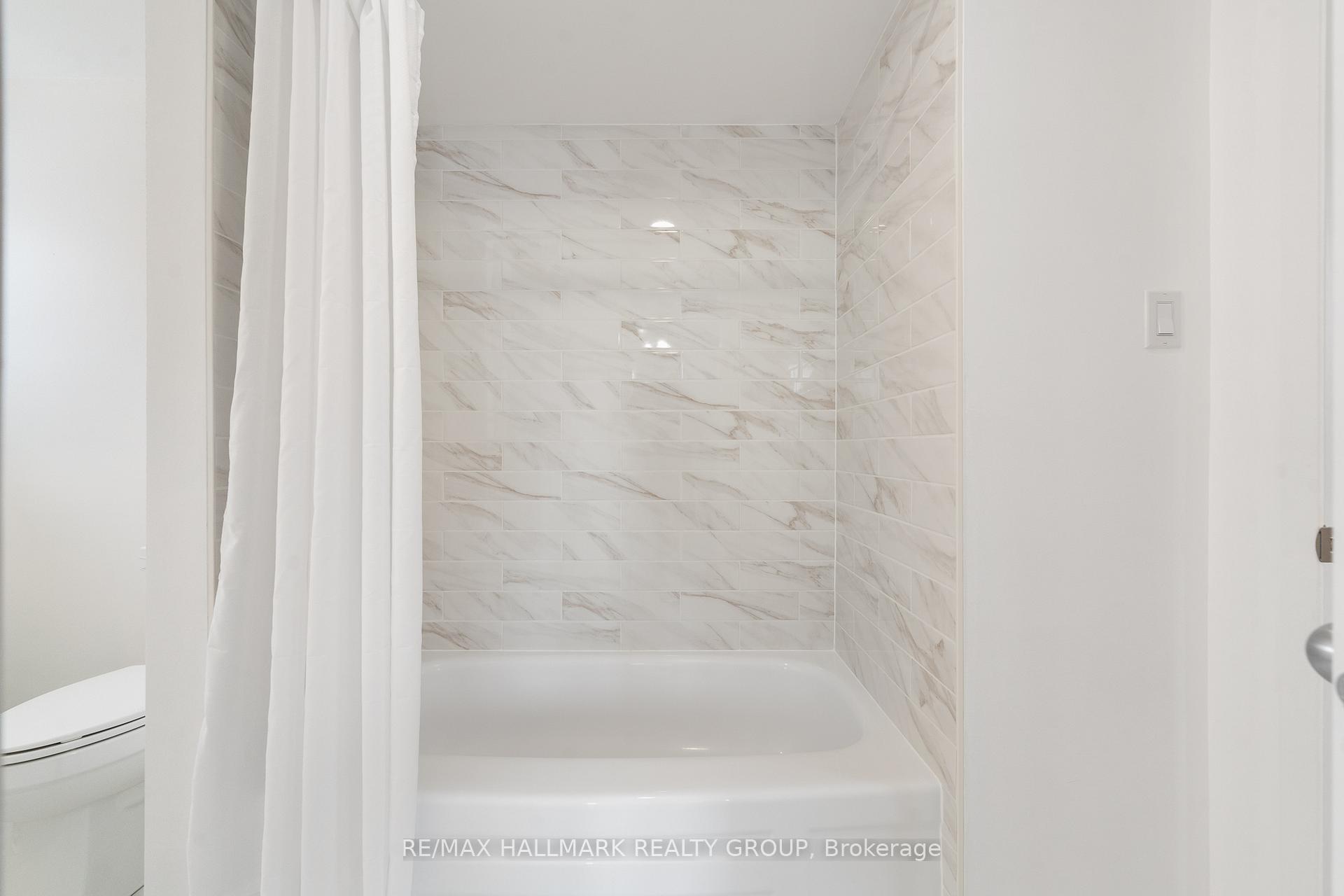 Photo 22 of 207 Park Grove Drive, Ottawa, Queenswood Heights South — HOMEH