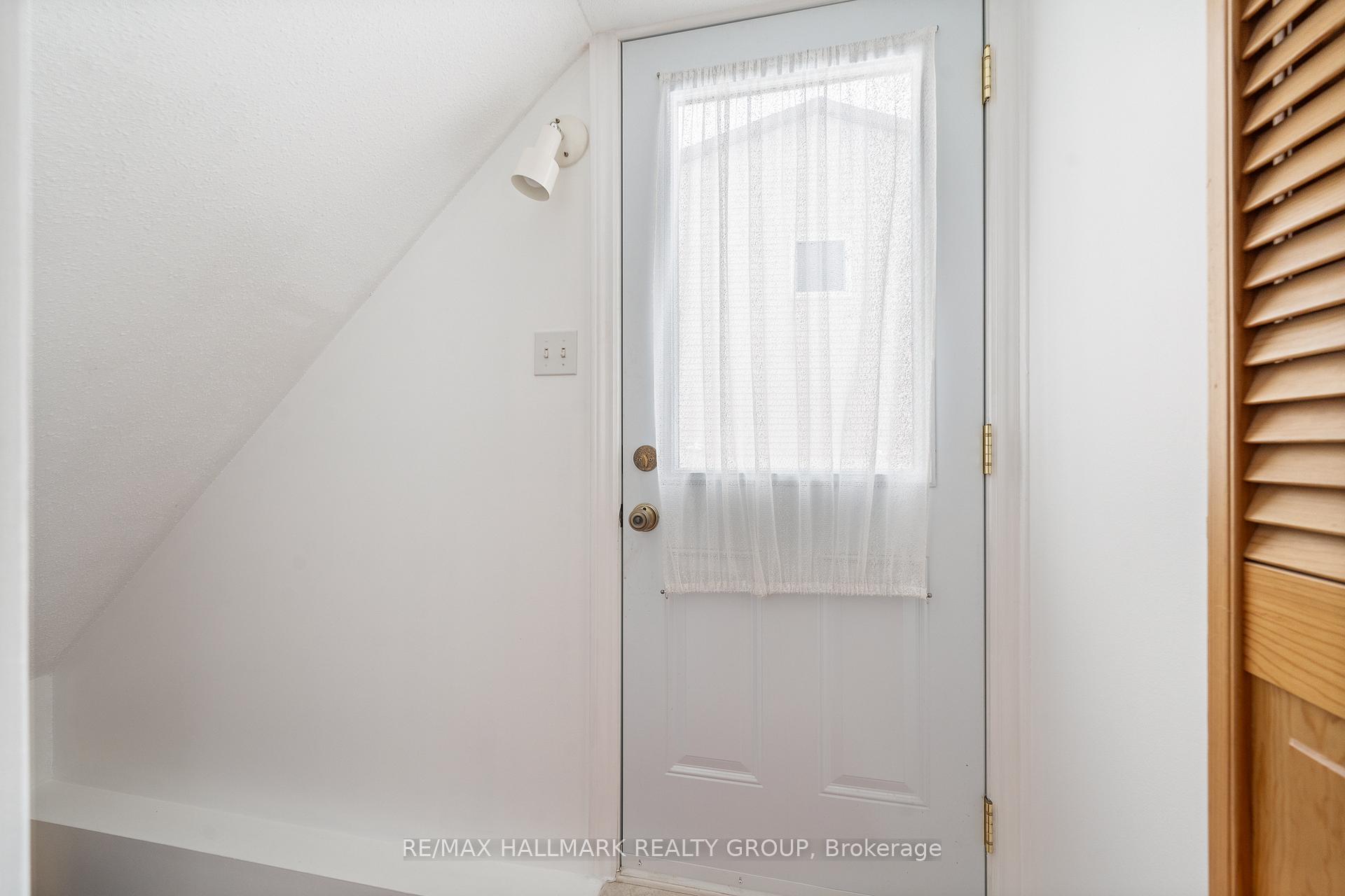 Photo 29 of 207 Park Grove Drive, Ottawa, Queenswood Heights South — HOMEH