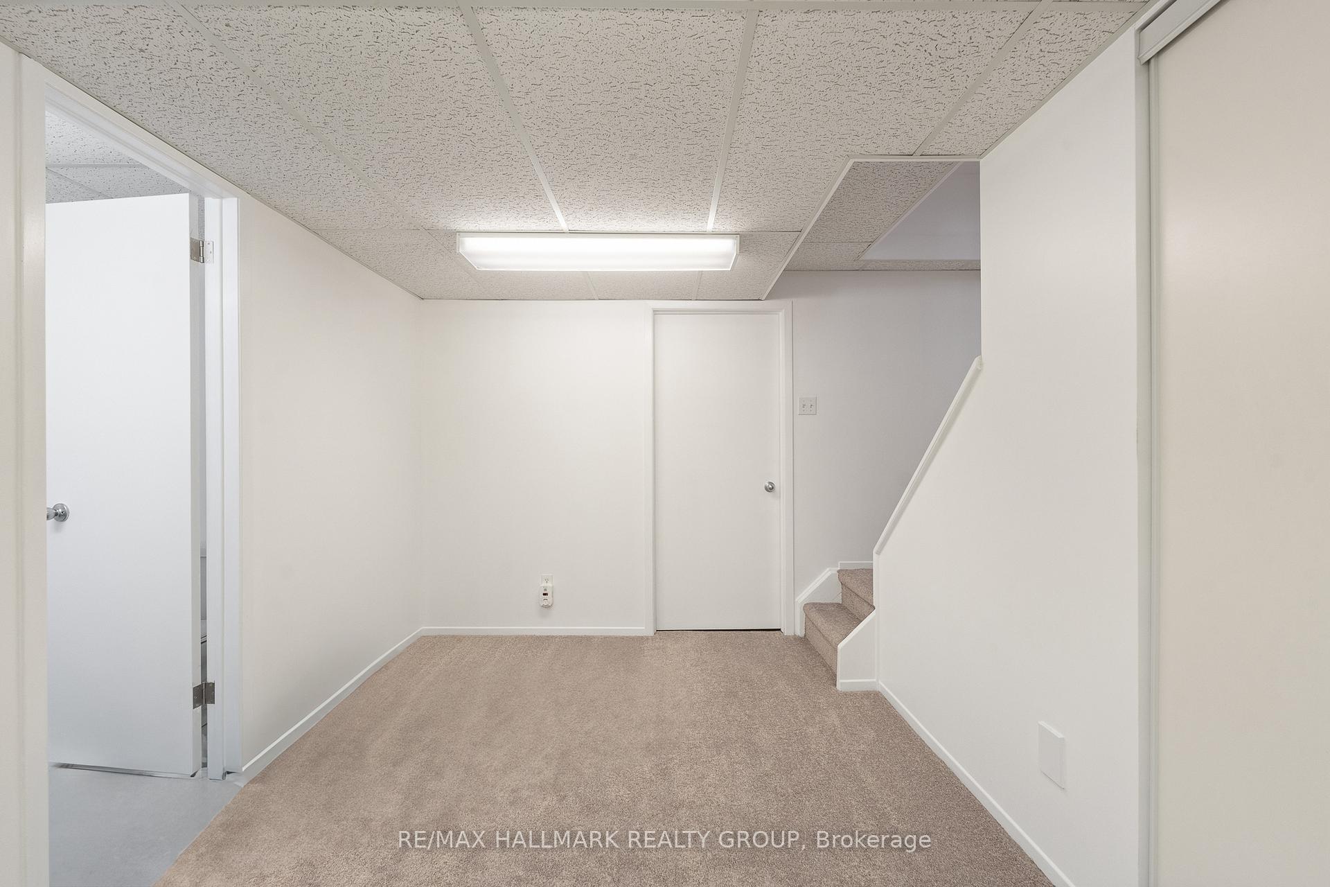 Photo 34 of 207 Park Grove Drive, Ottawa, Queenswood Heights South — HOMEH