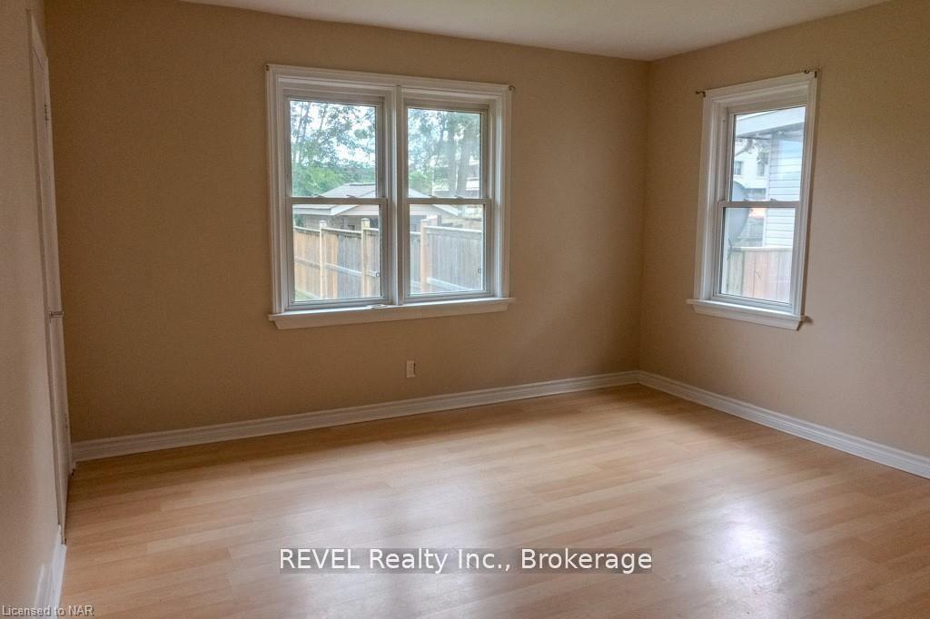 Photo 10 of 5530 Arthur Street, Niagara Falls, Cherrywood — HOMEH